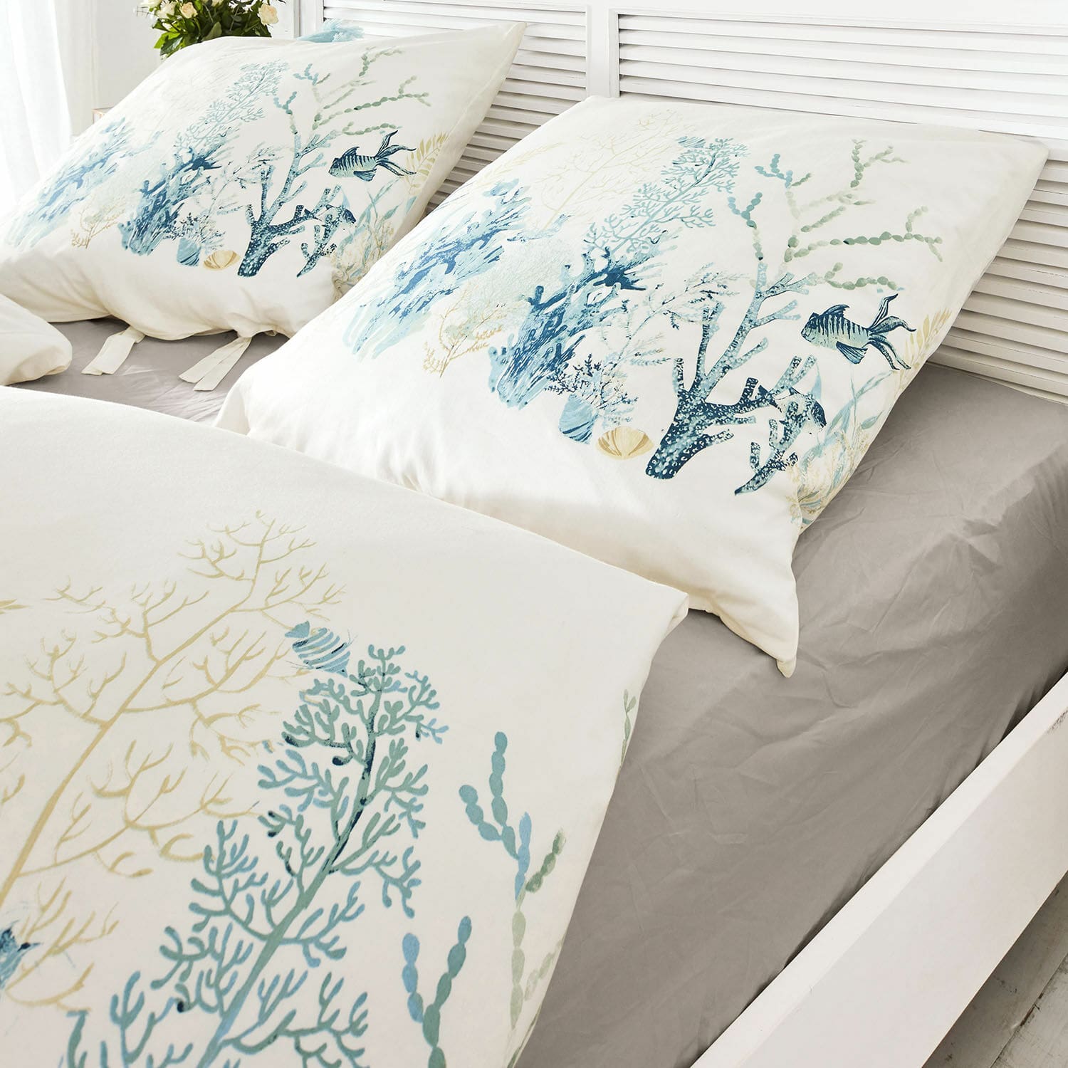 Parure de lit Grosmagny Parure de lit en coton avec motifs marins bleus et beiges sur drap gris clair
