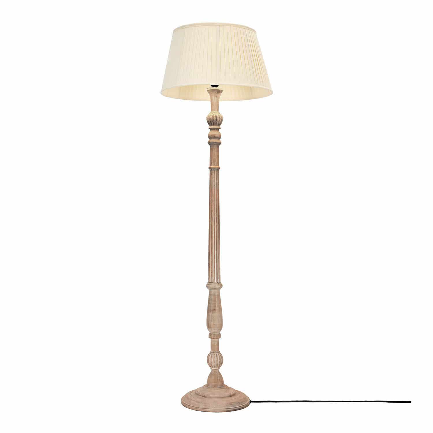 Lampadaire Morten Lampadaire en bois avec abat-jour crème, design classique pour salon élégant
