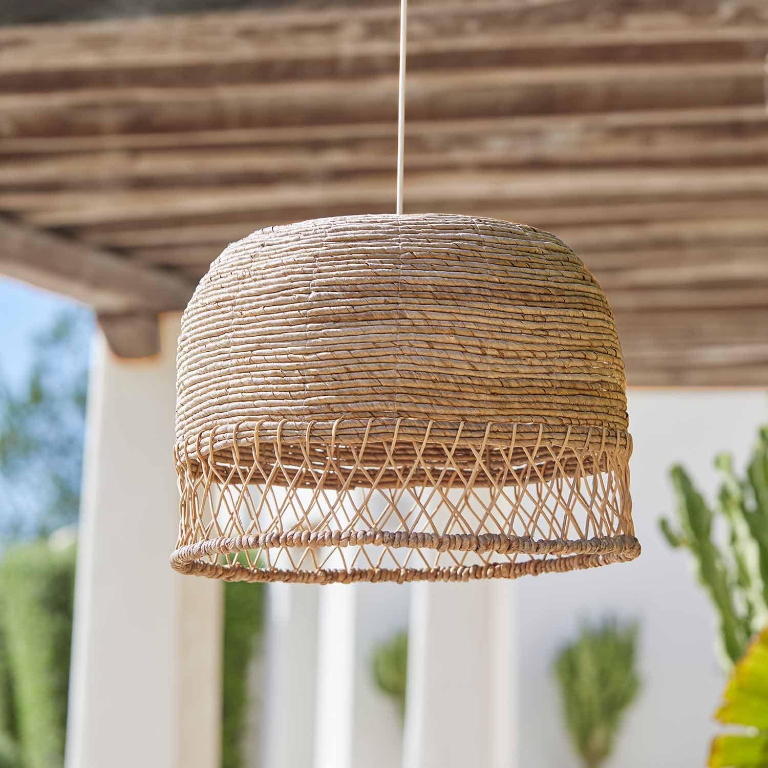 Hanglamp van natuurlijk beige rattan, decoratieve lamp voor binnen en terras