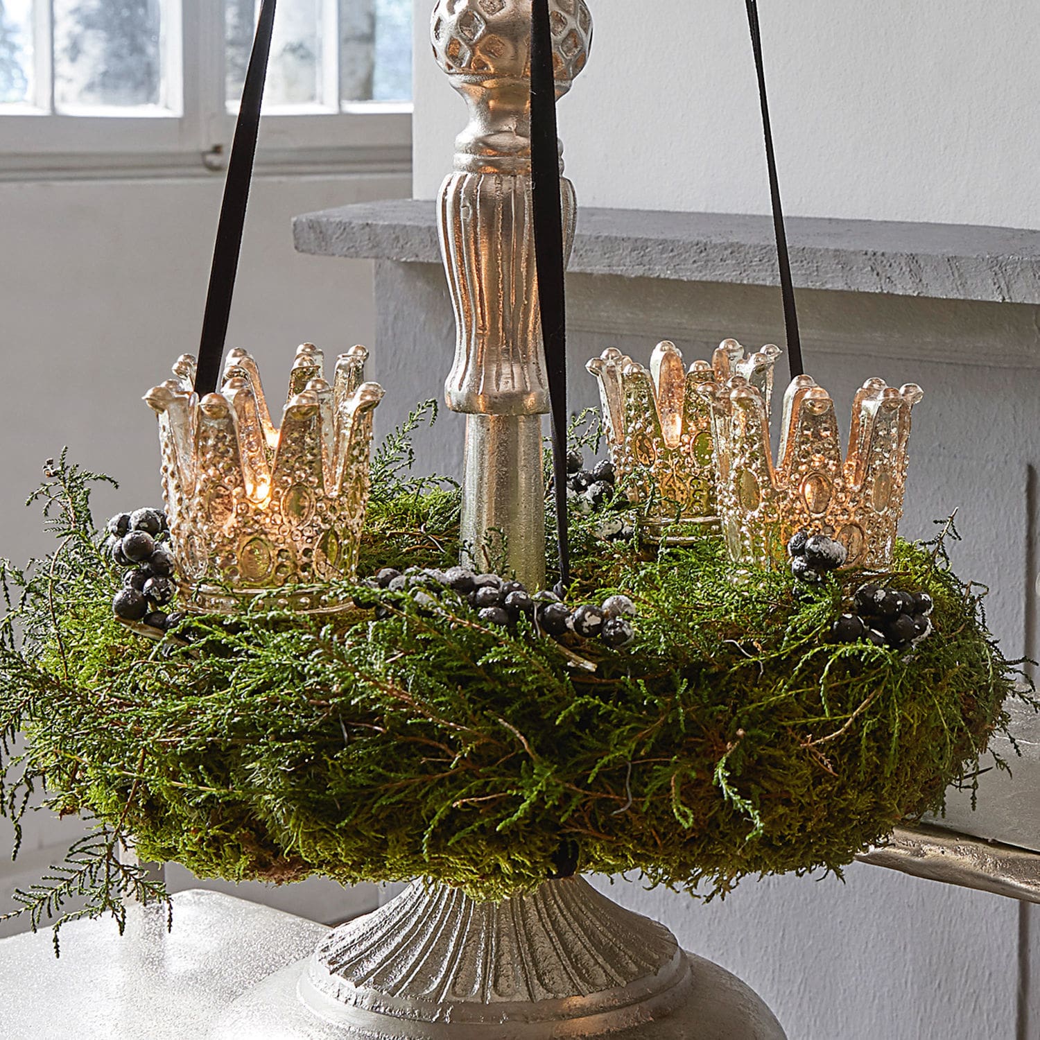 Insteekwindlicht set van 4 Melina Decoratieve messing kandelaar met groen mos en zwarte bessen voor binnengebruik