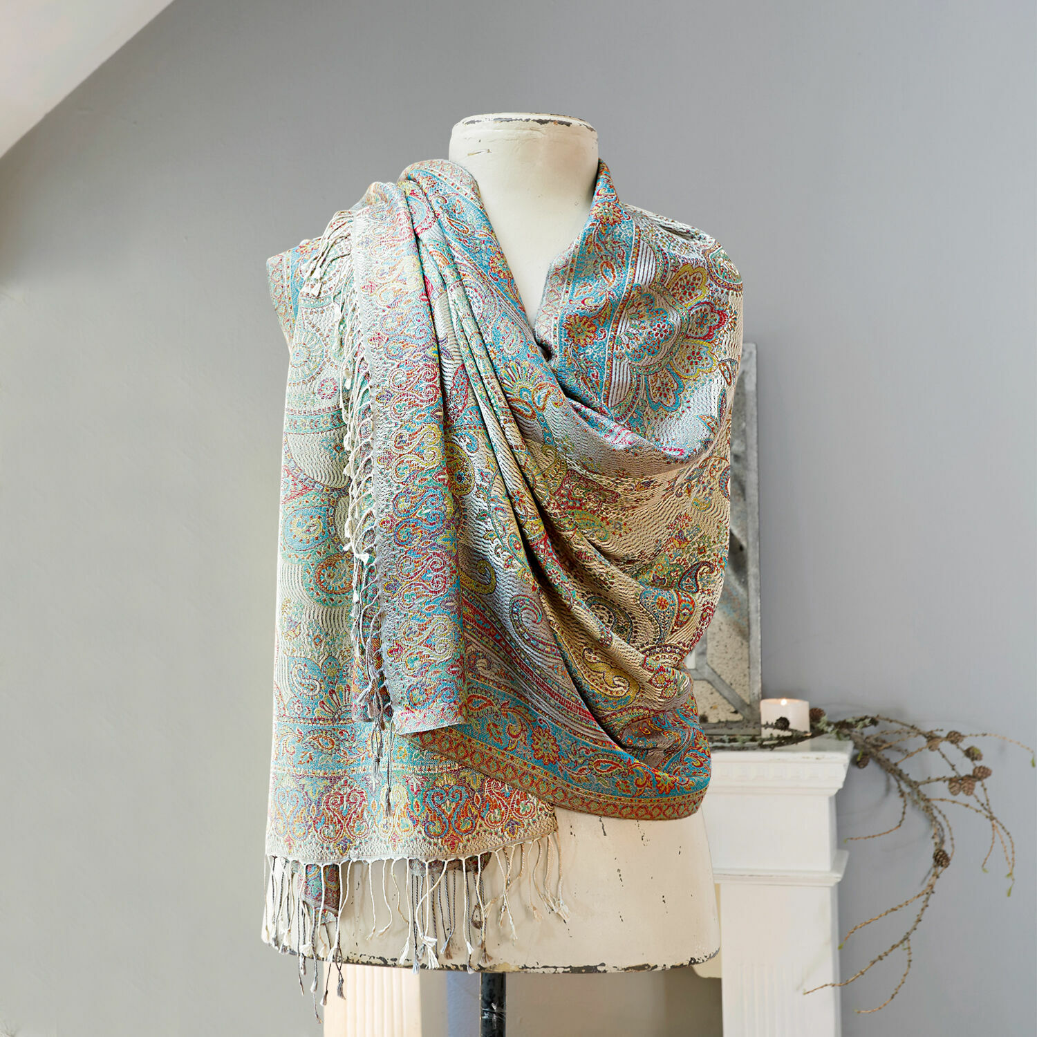 Sjaal Hillaby Kleurrijke paisley sjaal van zachte stof met franjes, modieuze accessoire