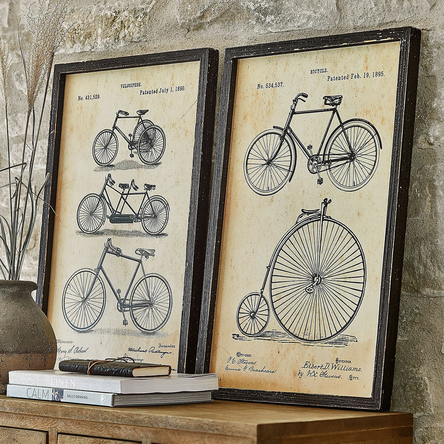 Lot de 2 tableaux Golovine Deux affiches encadrées avec dessins de vélos vintage en noir et blanc sur fond beige, décor mural rétro
