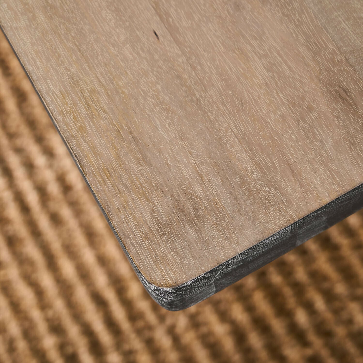Tafel Oaklynne