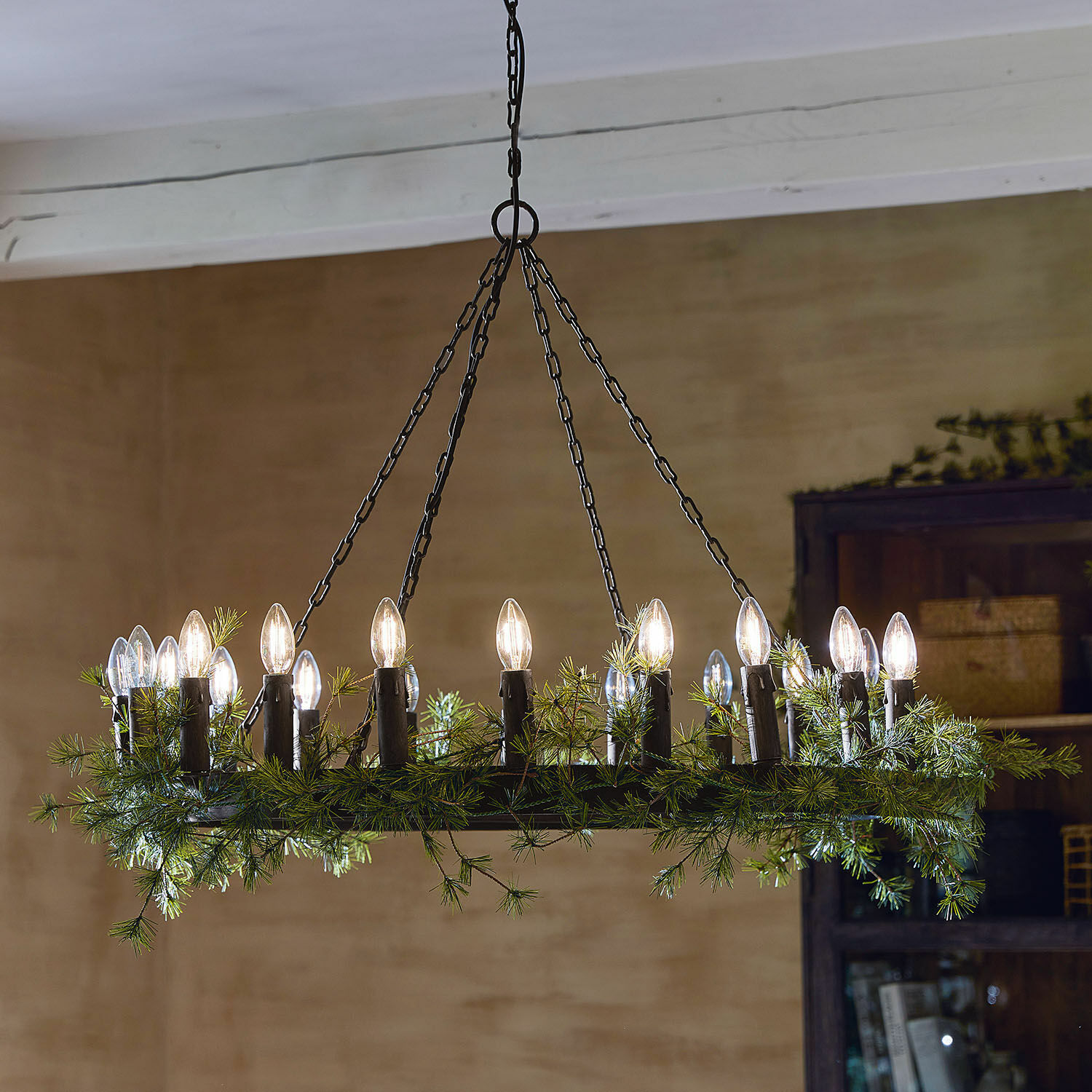 Lustre Mahéru Lustre suspendu en métal avec chaînes et décorations de branches vertes, éclairage d'intérieur