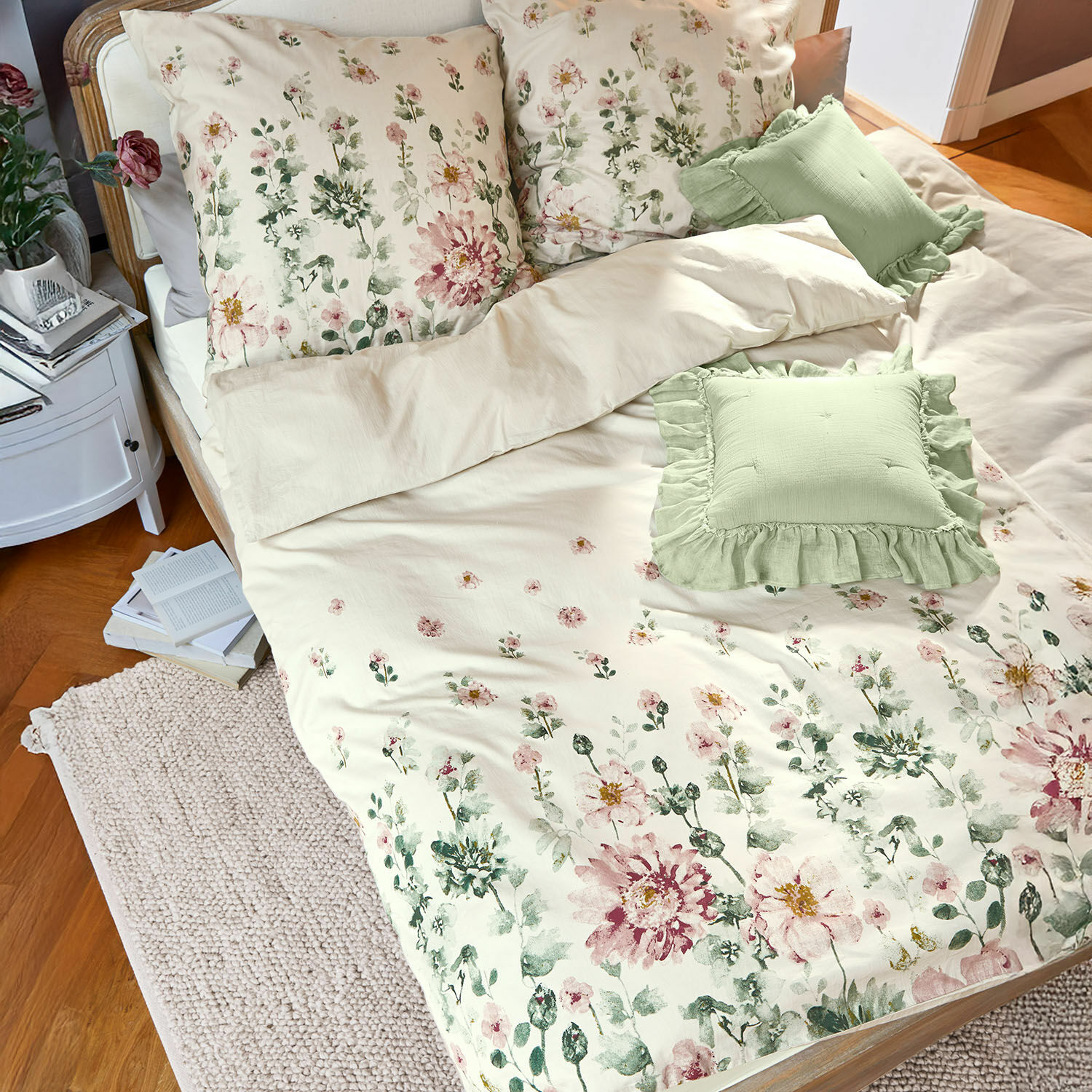 Parure de lit Brinalie Parure de lit en coton crème avec motif floral et coussins décoratifs verts pour chambre cosy