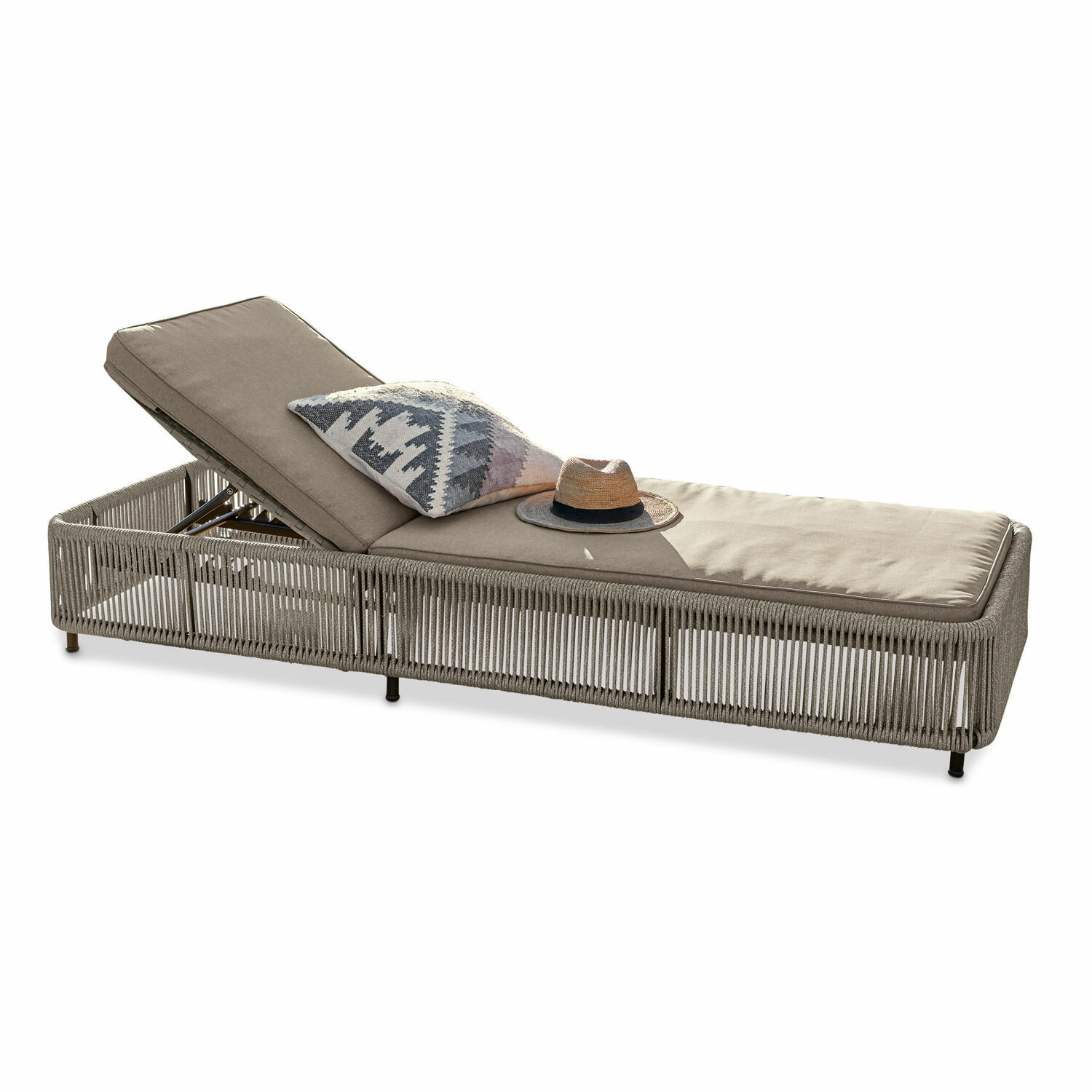 Ligstoel Huntville Tuinligstoel met beige kussen en gevlochten kunststof frame, ideaal voor ontspanning buiten