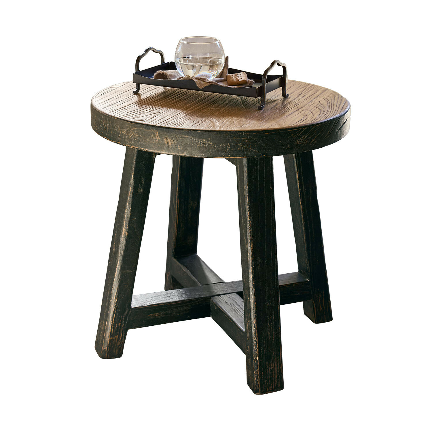 Bijzettafel Gorivel Ronde houten tafel in donkere kleur met rustiek blad en zwart dienblad met glas water