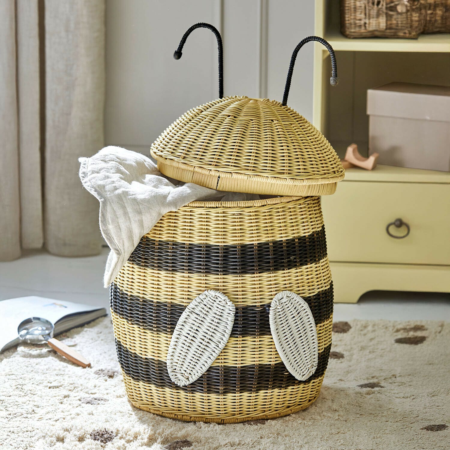 Panier « bourdon » Fluttery Panier à linge en rotin en forme d'abeille avec rayures naturelles et noires pour rangement textile