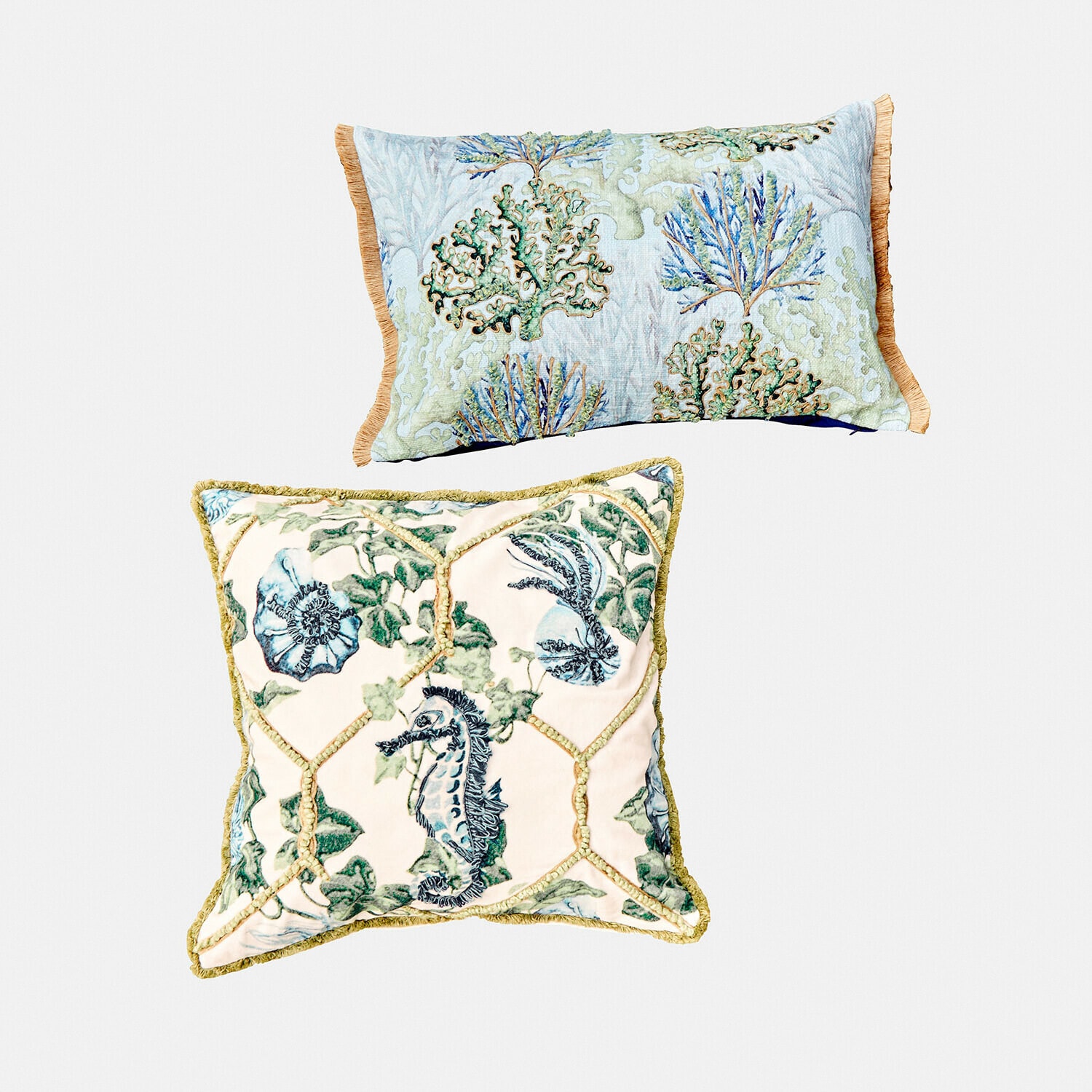 Kussenhoes set van 2 Ambrisse Twee decoratieve kussens met zeewier- en zeepaardmotief in zachte pasteltinten