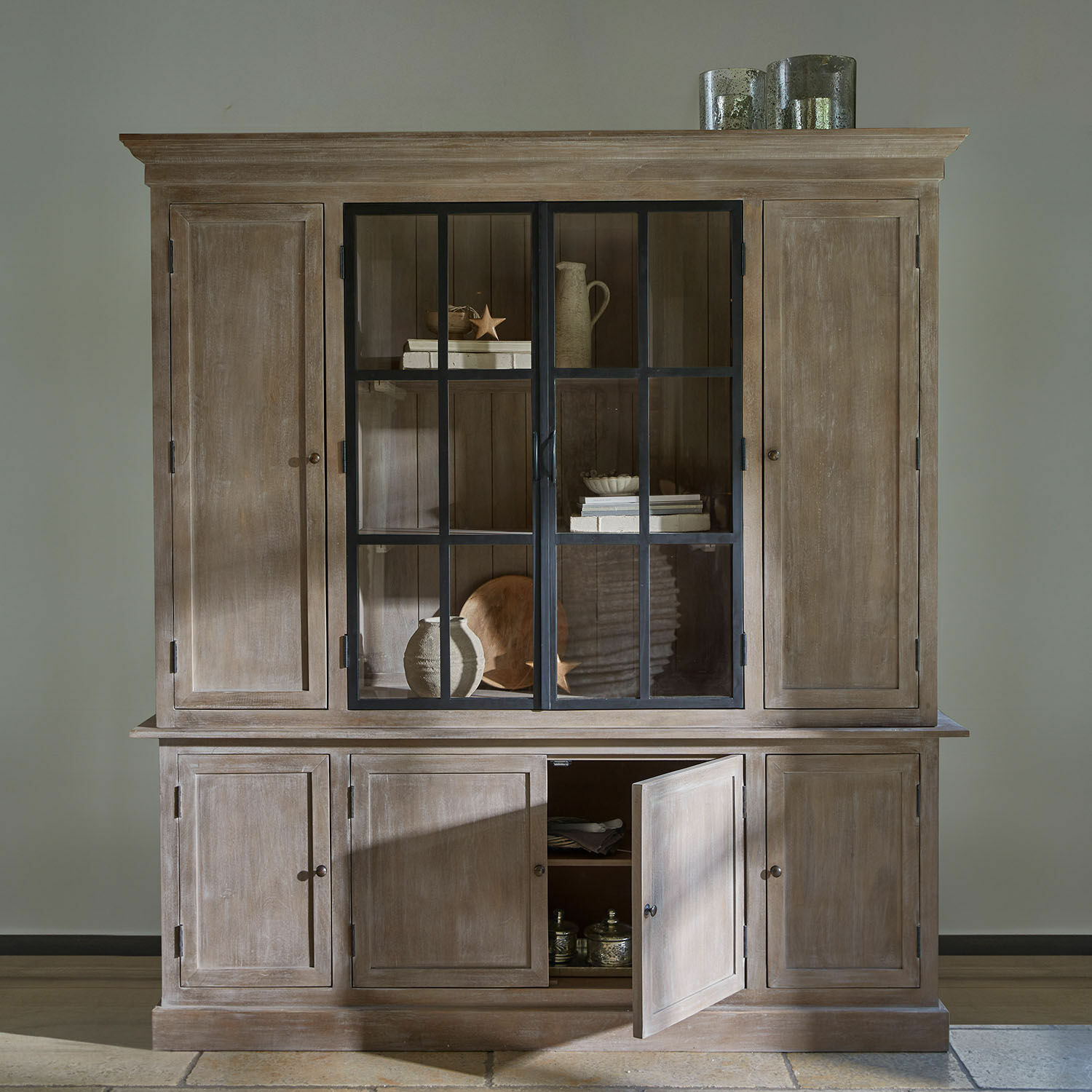Kast Valandor