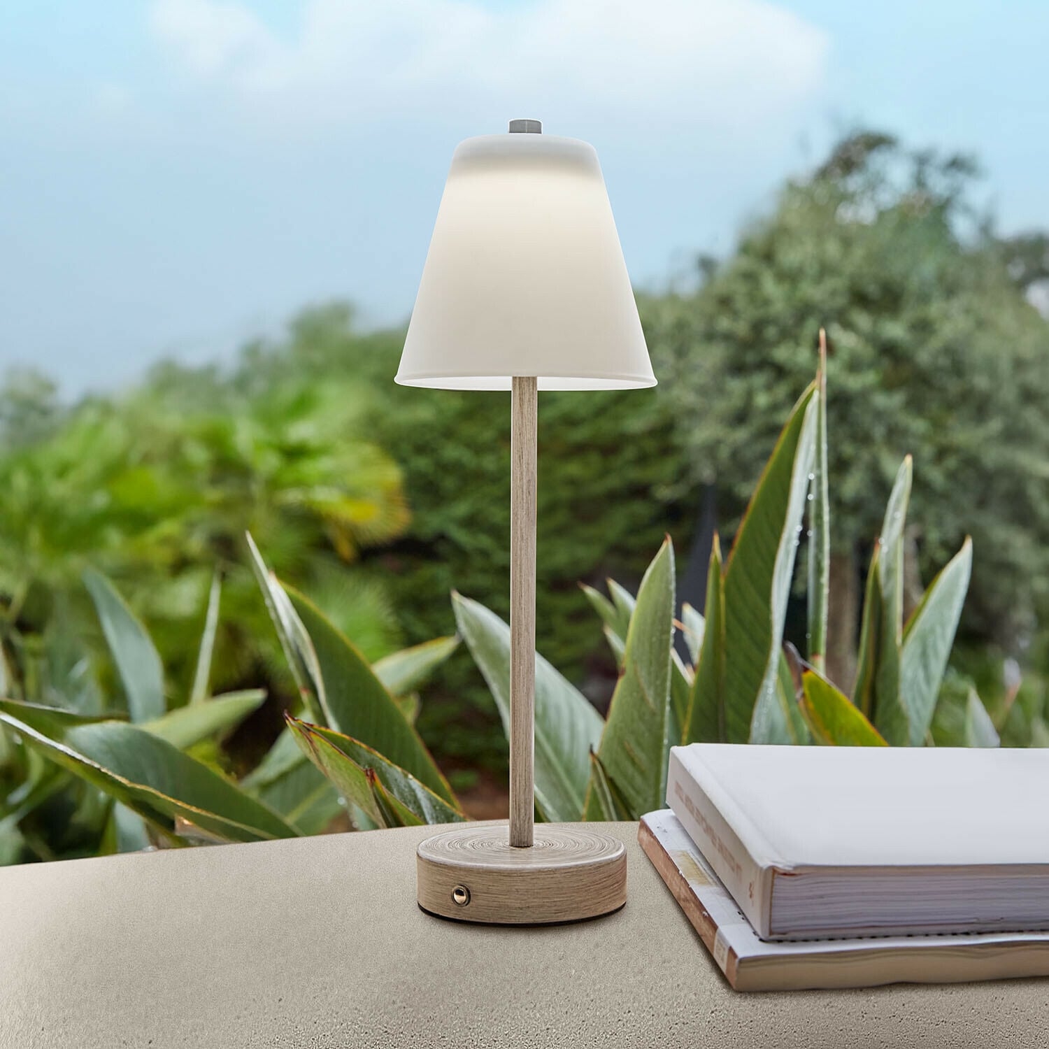 Oplaadbare tafellamp Melari Tafellamp van licht hout met witte kap, perfect voor lezen en interieurdecoratie