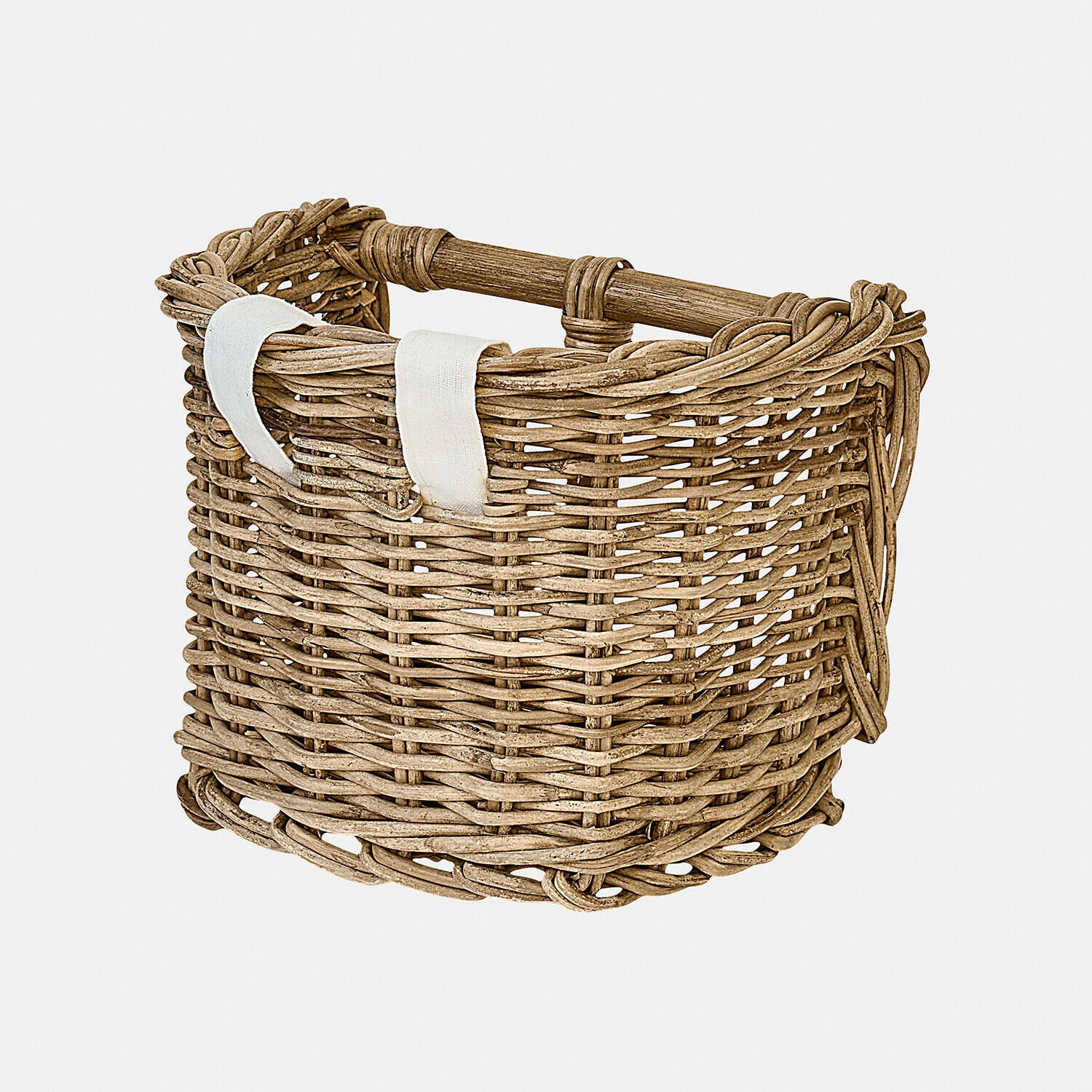 Fietskorf van natuurlijke wilgentenen met witte bevestigingsbanden, praktisch fietsaccessoire