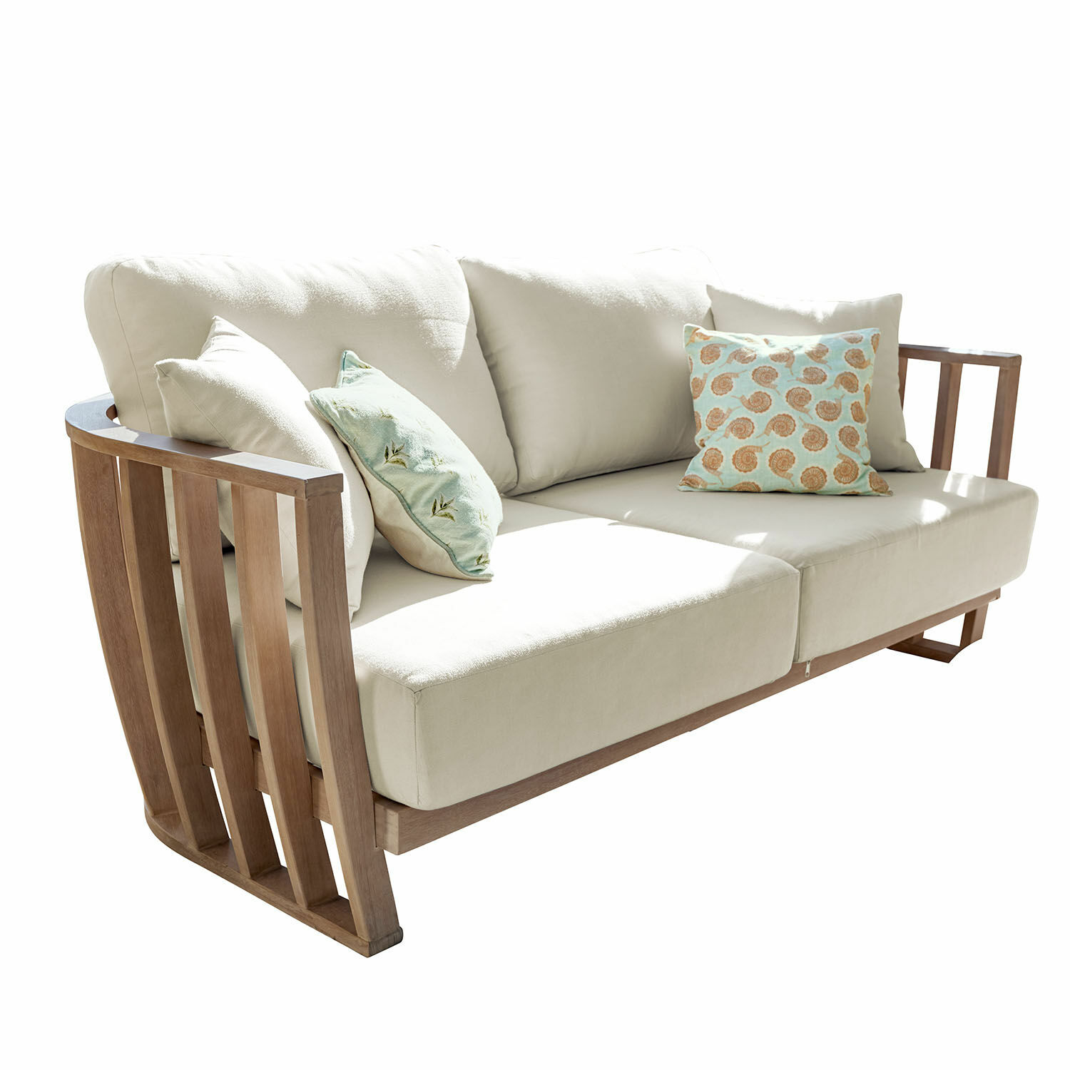 Canapé FSC®-100% Vézère Canapé beige clair avec accoudoirs en bois et coussins décoratifs à motifs coquillages