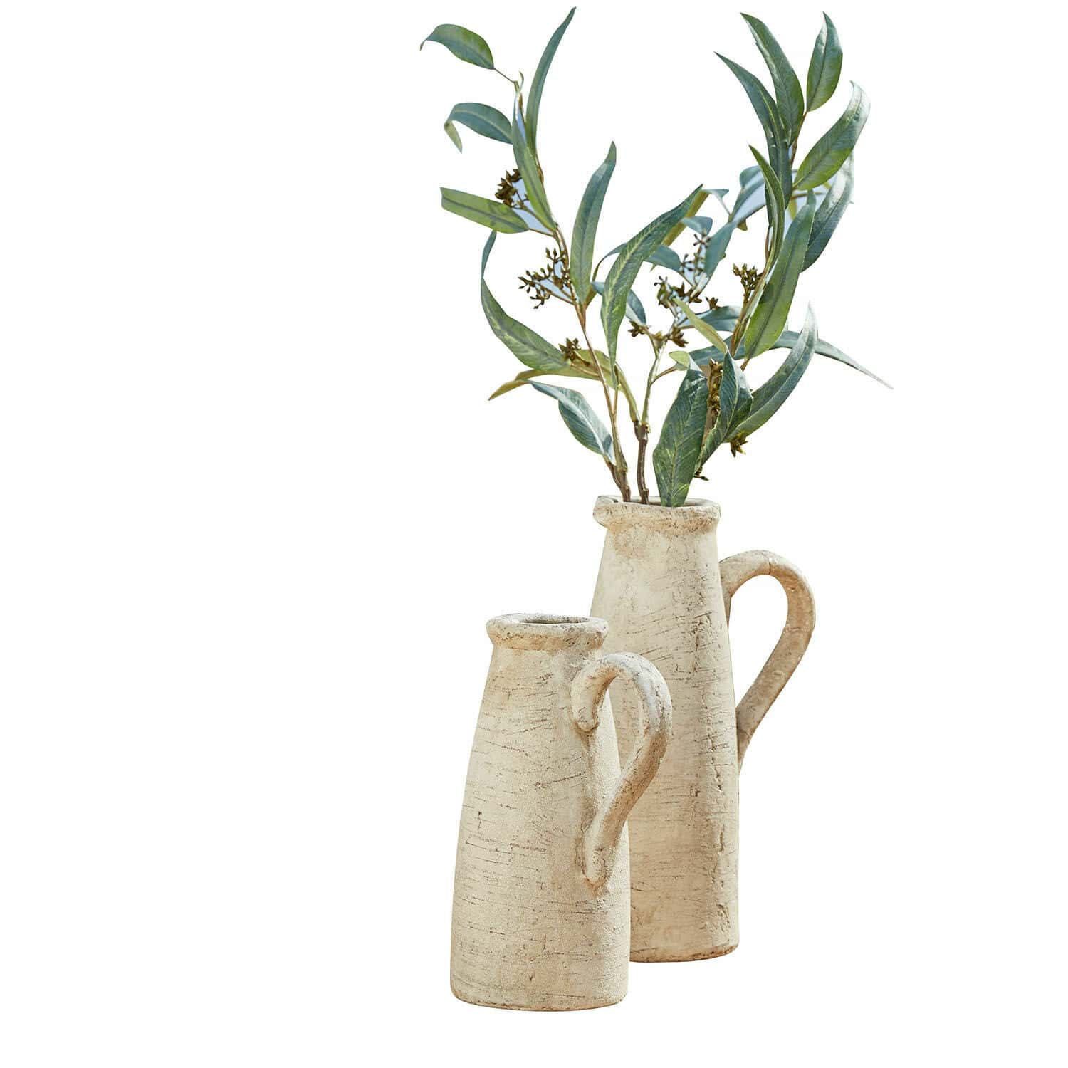 Lot de 2 pichets décoratifs Lilette Ensemble de deux vases en céramique beige avec anses, plante décorative verte