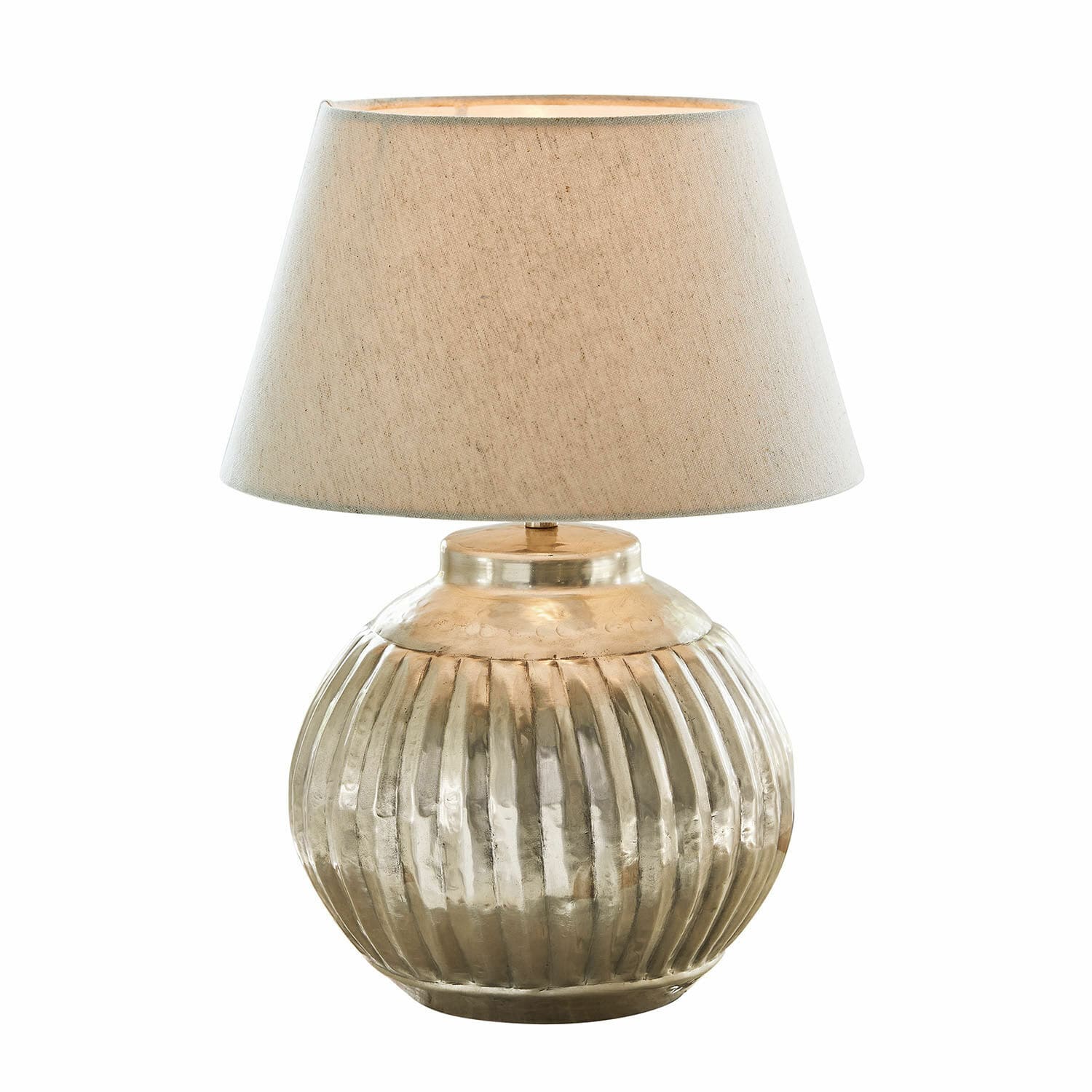 Tafellamp Lillemor Tafellamp met gegroefde gouden metalen voet en beige lampenkap voor binnenhuisdecoratie