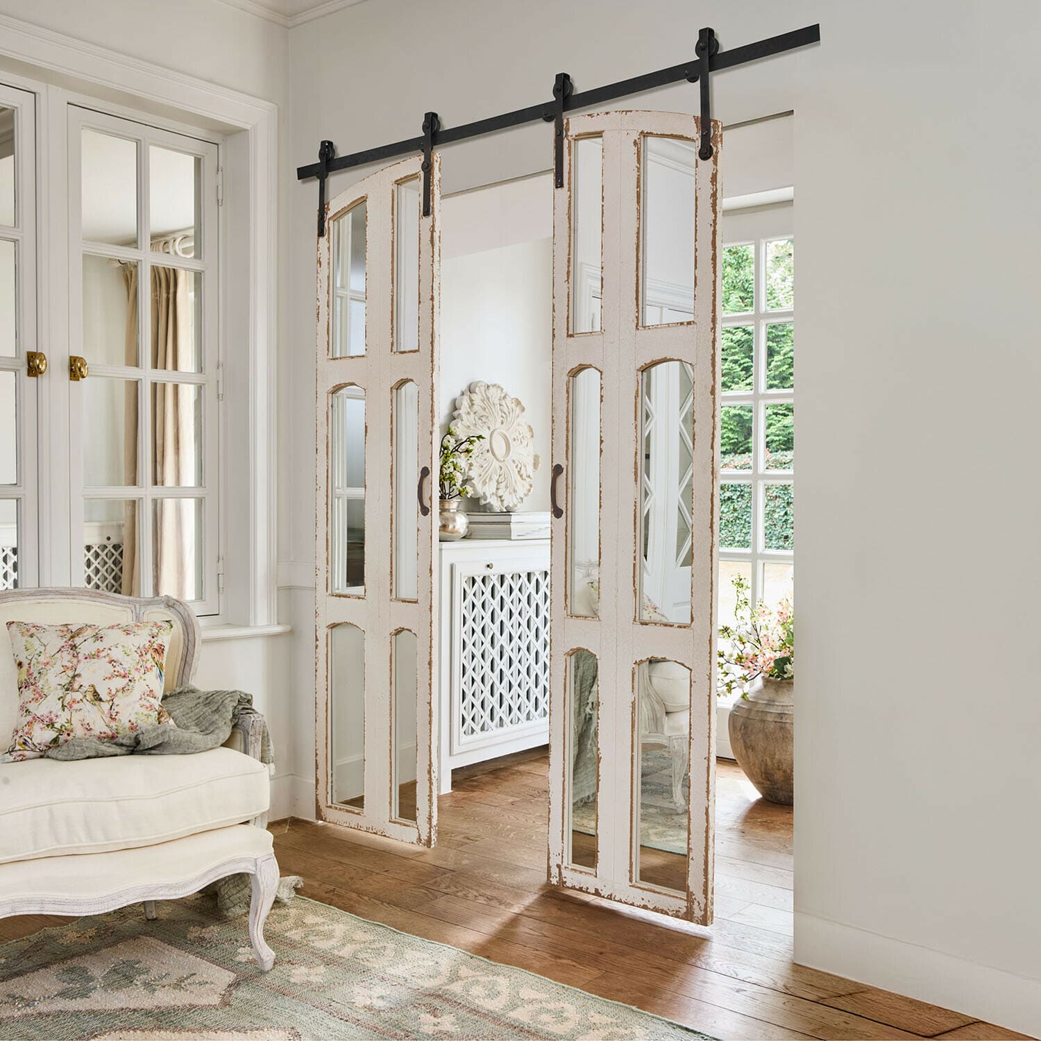 Double porte coulissante Chantivaux Porte coulissante miroir vintage blanche avec cadre vieilli, décoration intérieure élégante
