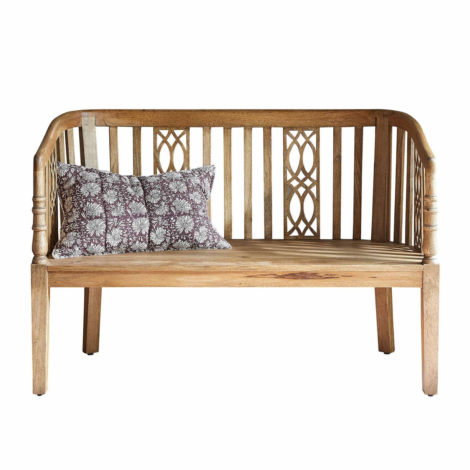 Bank Merveillant Houten bank in natuurlijke kleur met decoratieve rugleuning en kussen met bloemenpatroon