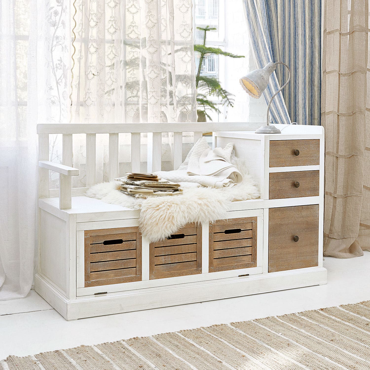 Banc Elton Banc en bois blanc avec tiroirs en bois naturel et coussin en fausse fourrure pour rangement et assise