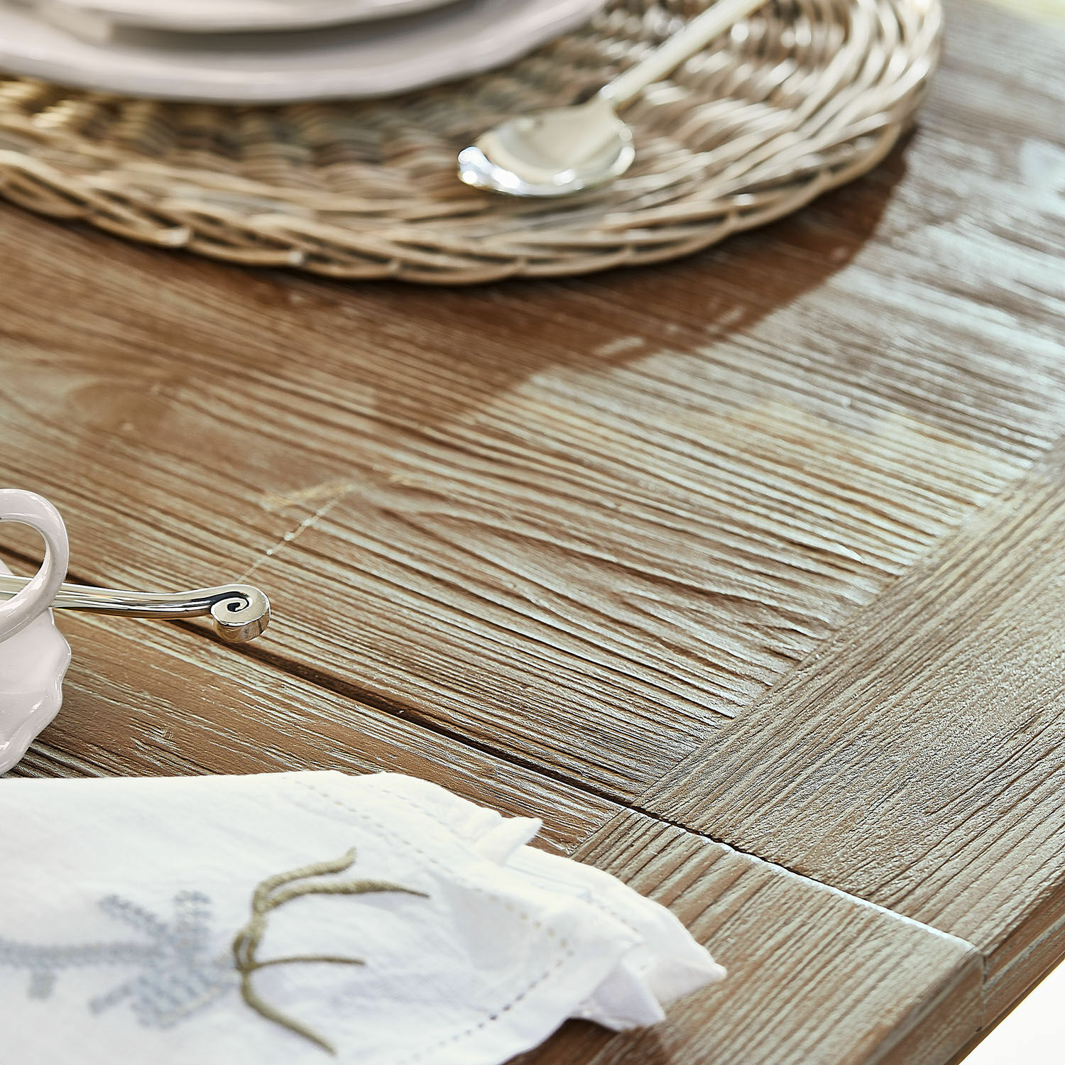 Table Plaish