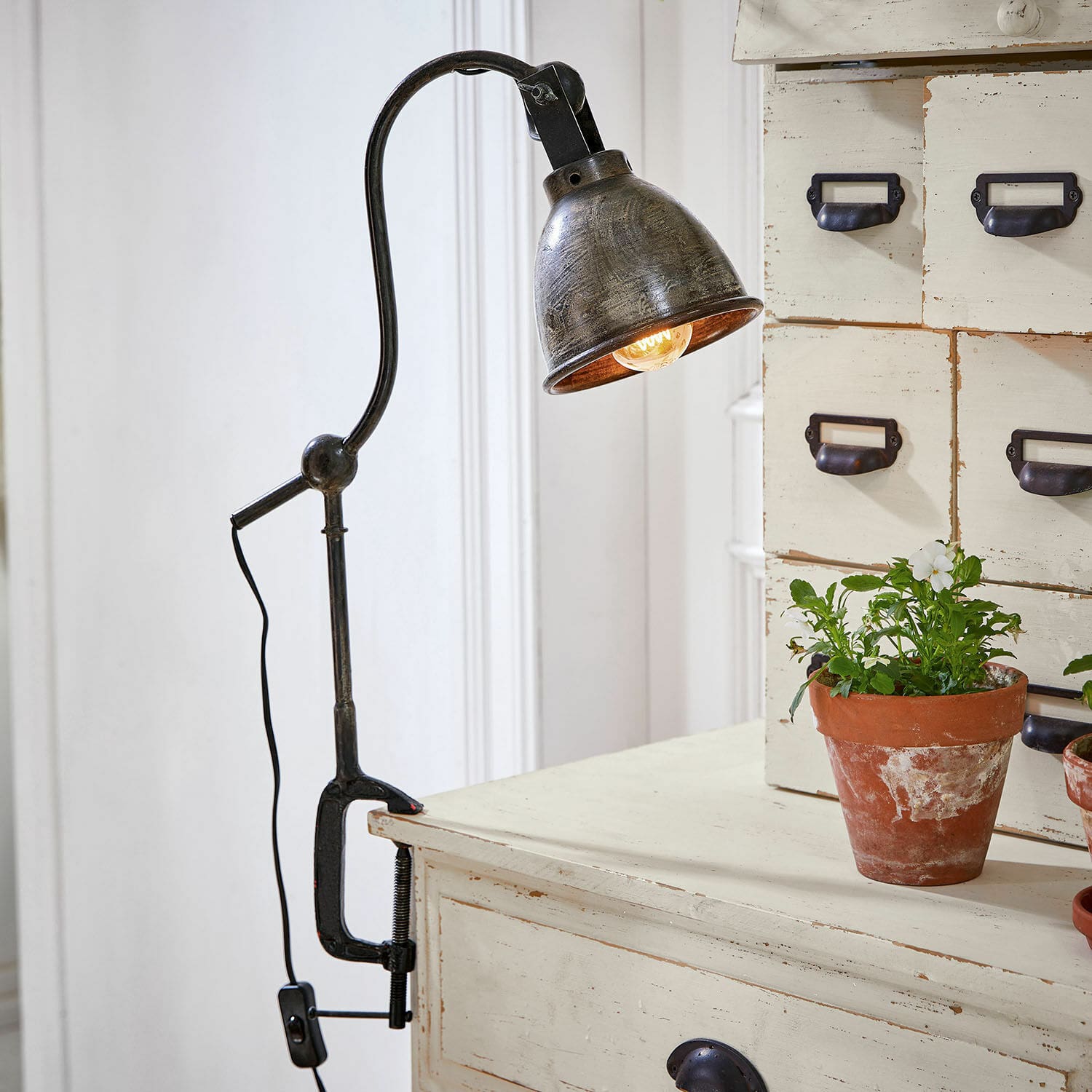 Lampe à pince Parkville Lampe en métal noir avec pince, idéale pour bureau ou table, style industriel vintage