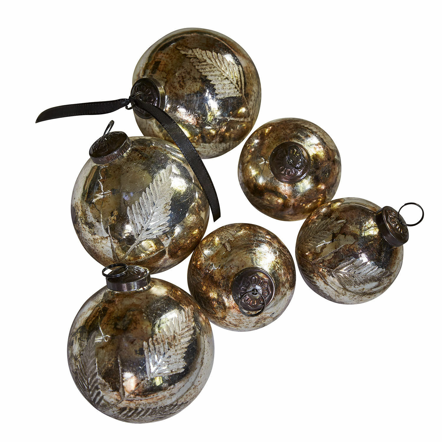Kerstversiering set van 6 Tristan Set van zes glazen kerstballen in antiek goud met bladmotief en zwart lint