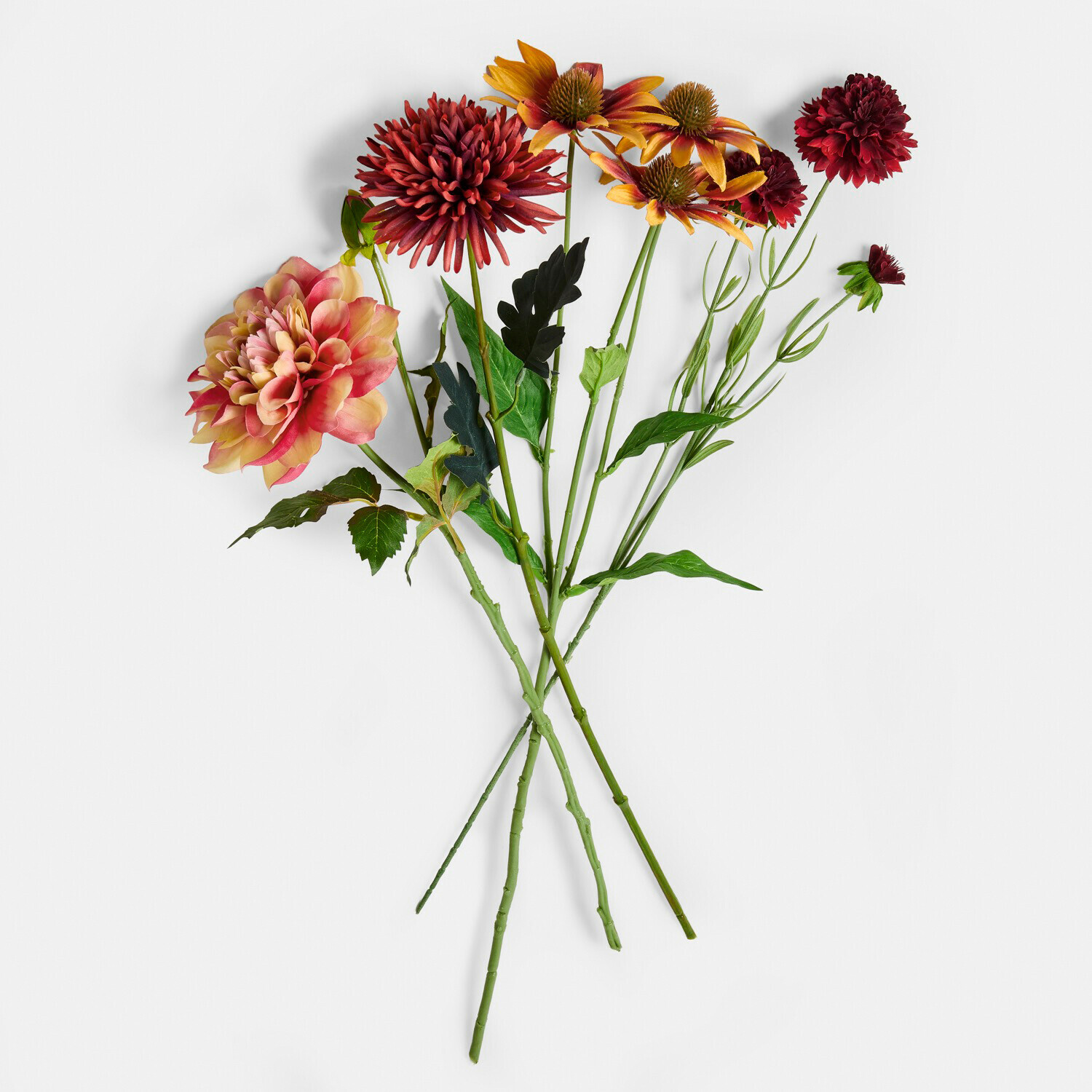 Decoratieve bloem set van 4 Zévrine Boeket kunstbloemen in rood- en geelachtige tinten met groene bladeren op witte achtergrond