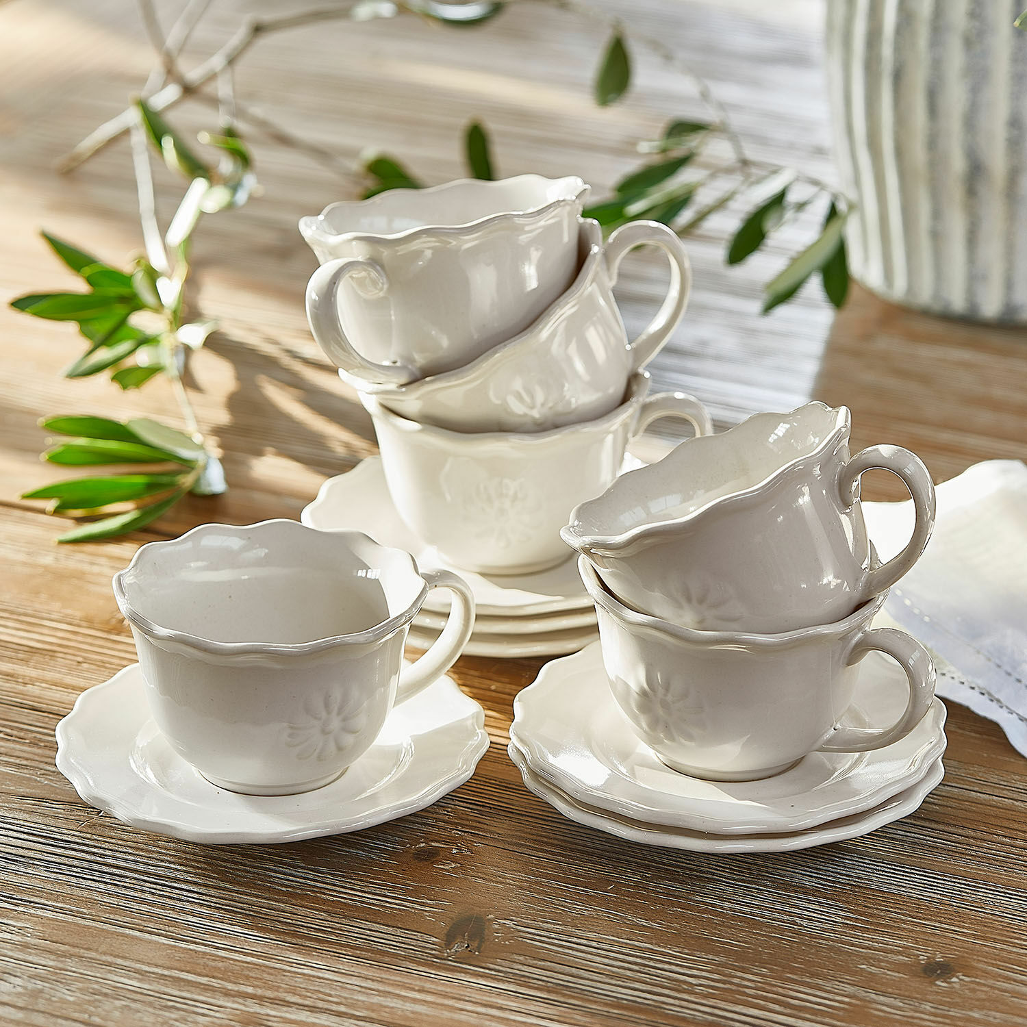 Lot de 6 tasses avec soucoupes Mallevesse