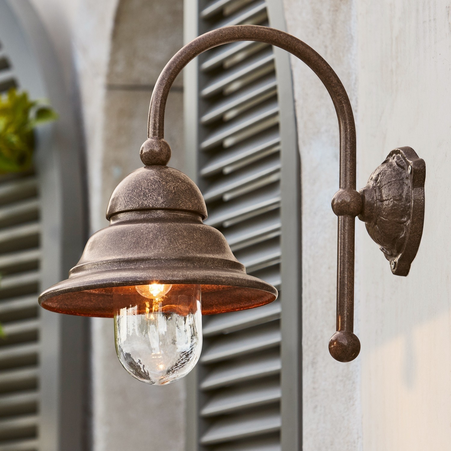 Wandlamp voor buiten Keela Buitenwandlamp van roestkleurig metaal met helder glas en warm LED-licht voor tuin of terras