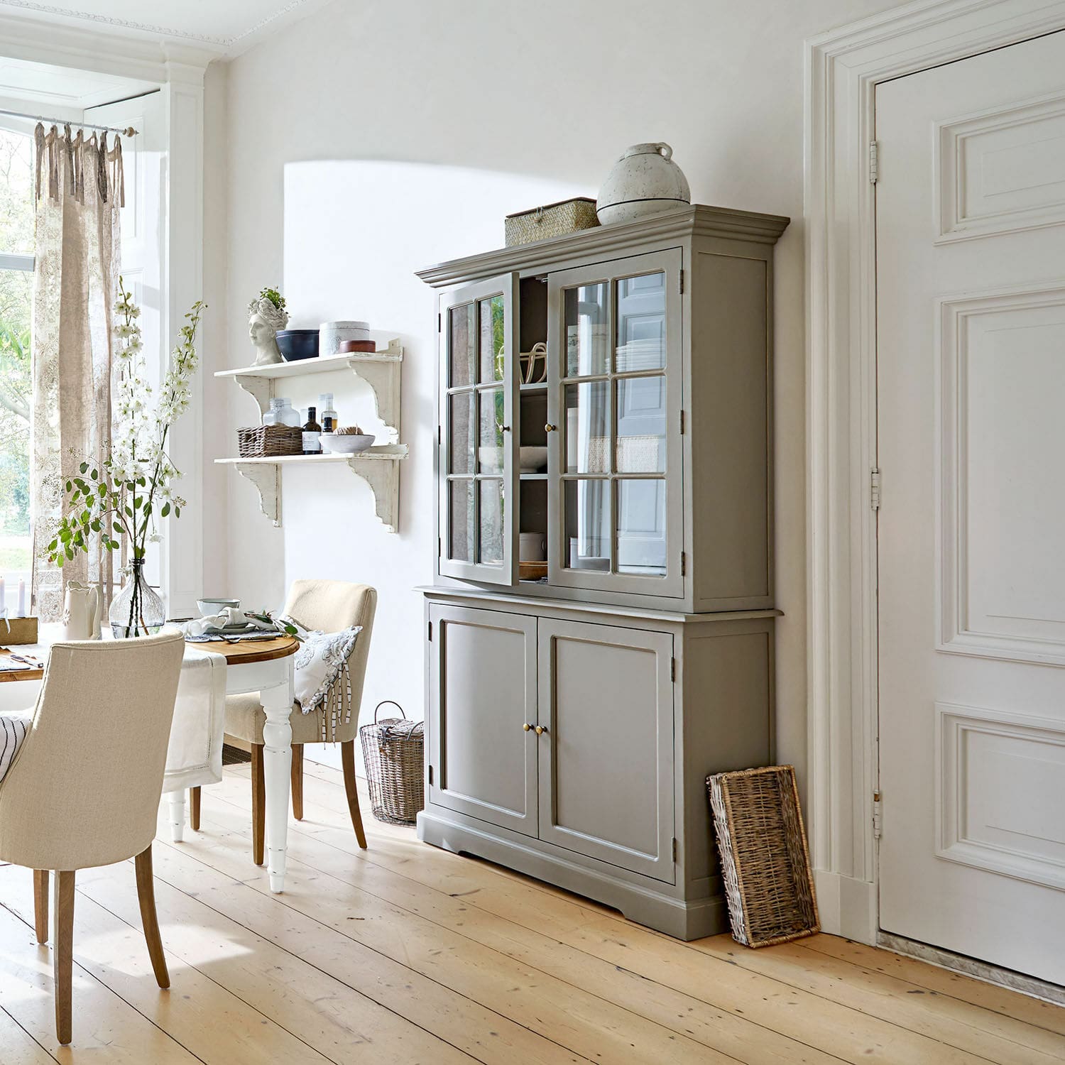 Kast Rosebrook