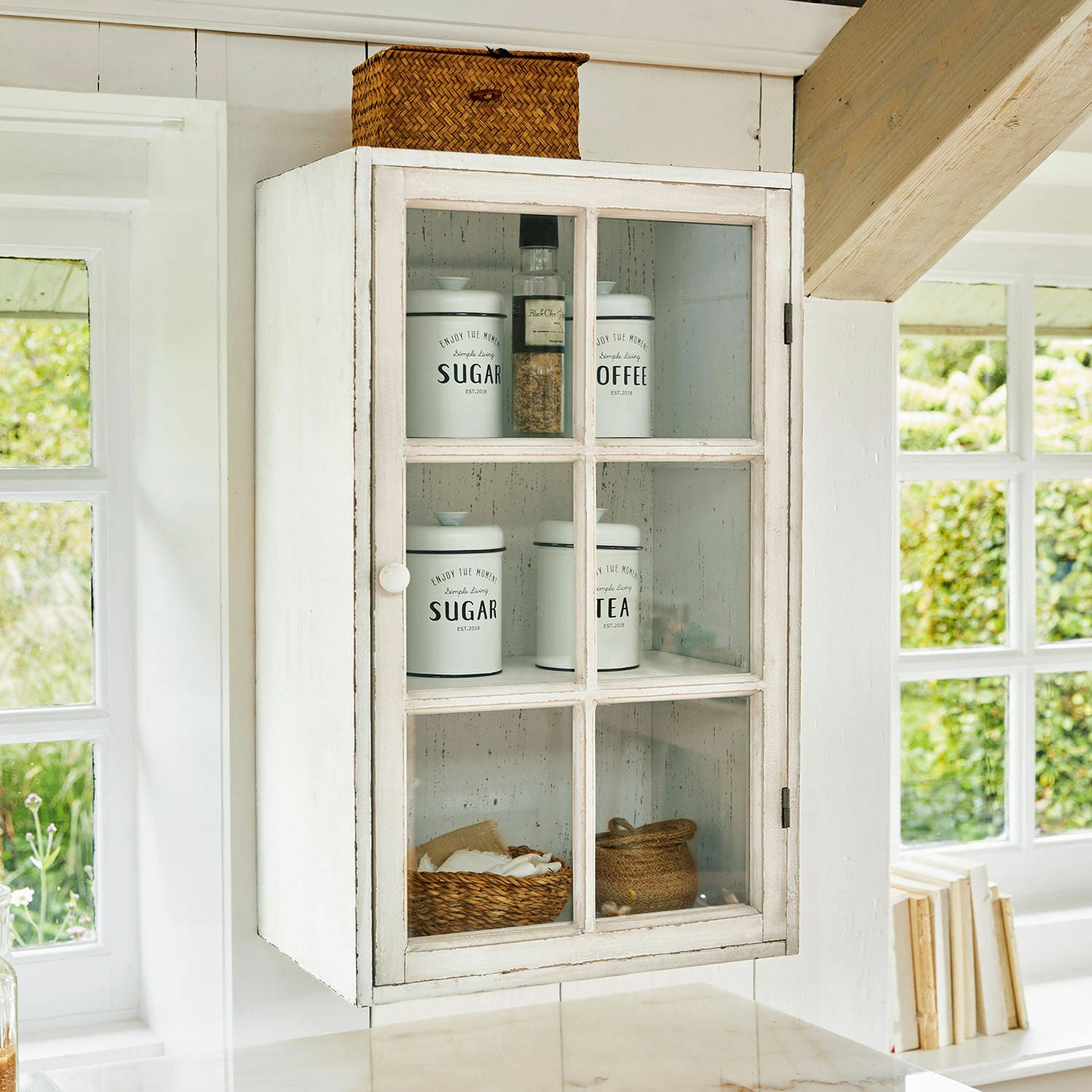 Wandkast set van 2 Piavo Witte houten hangkast met glazen deur en potten voor suiker, koffie en thee