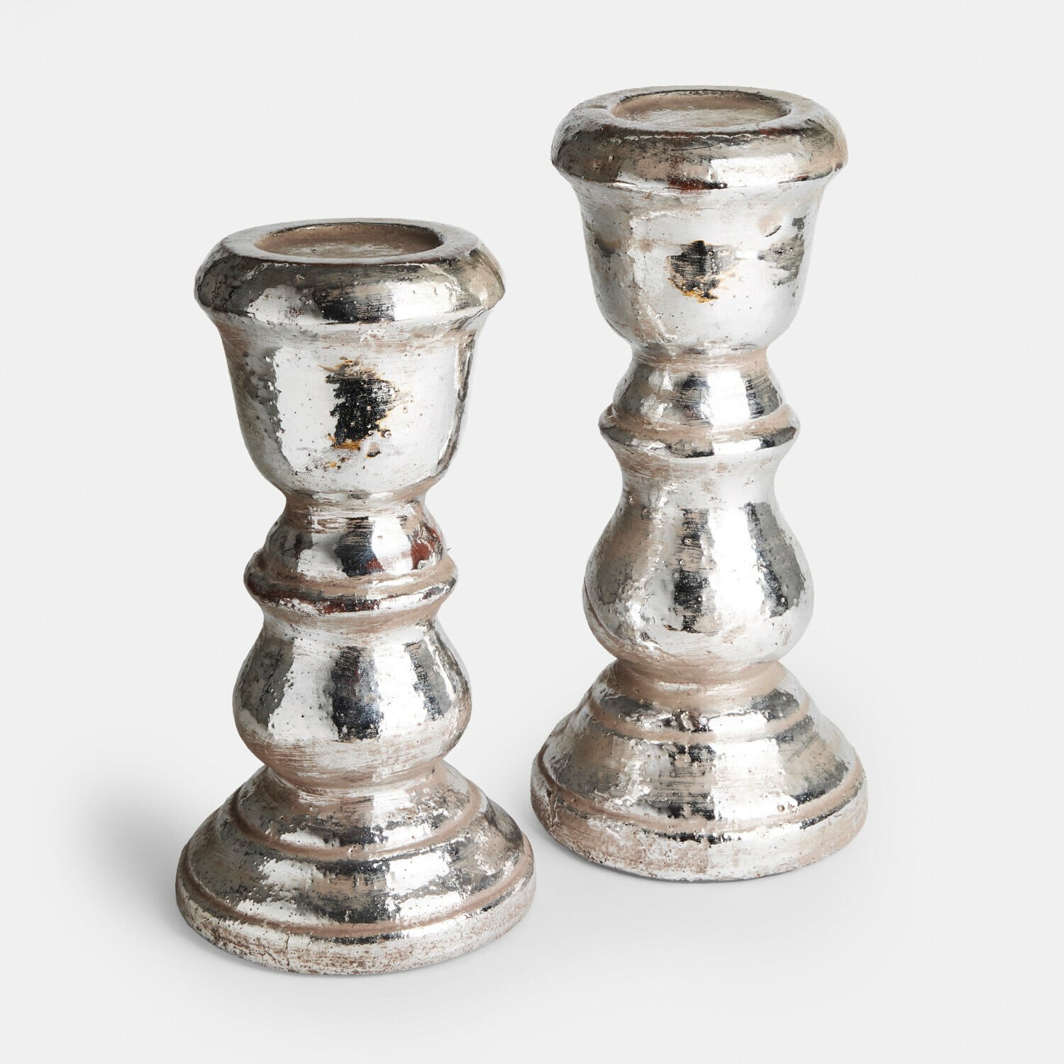 Lot de 2 bougeoirs Brilomine Paire de bougeoirs argentés en métal vieilli avec forme décorative pour décoration intérieure vintage