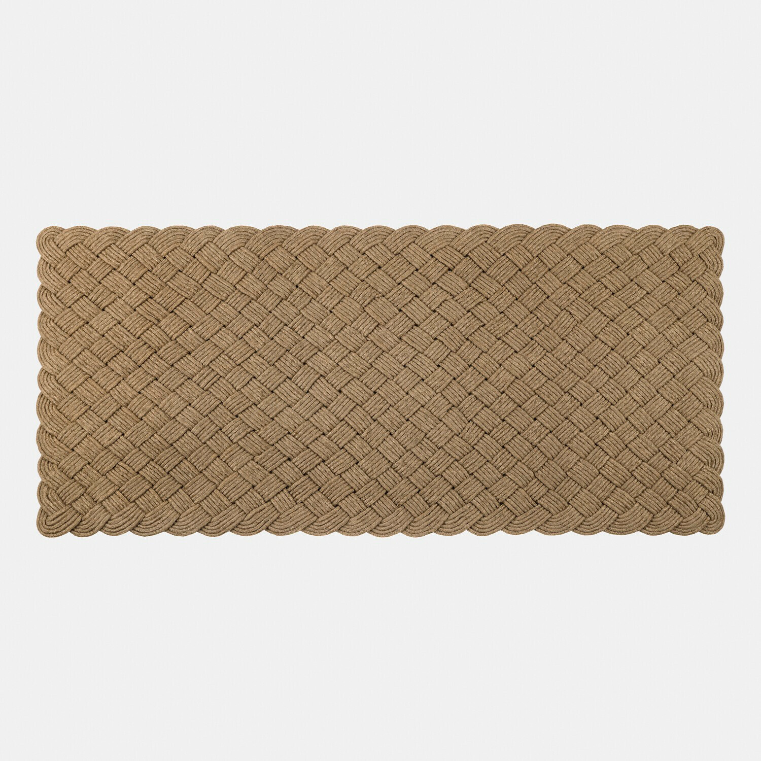 Tapis tressé marron en matériau naturel, forme rectangulaire, parfait pour la décoration intérieure