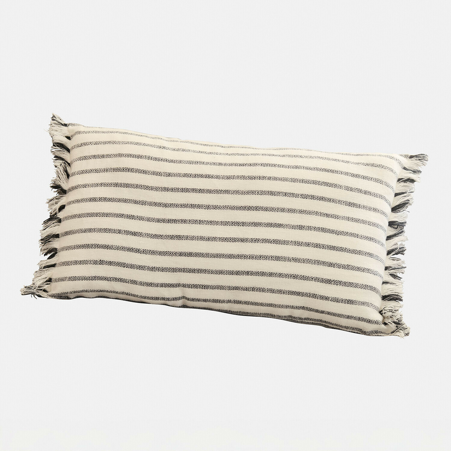 Coussin rectangulaire en coton beige à rayures noires avec franges, décoration intérieure confortable