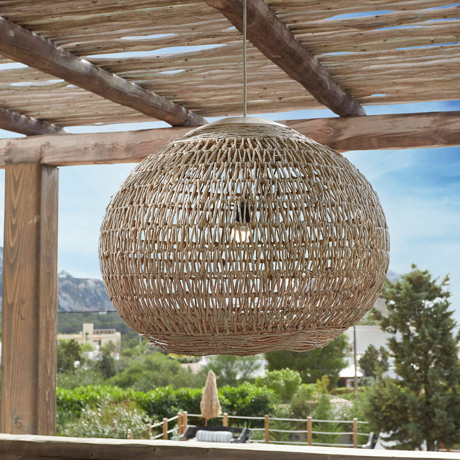 Abat-jour Fexilor Suspension en rotin tressé beige naturel pour décoration intérieure et extérieure élégante