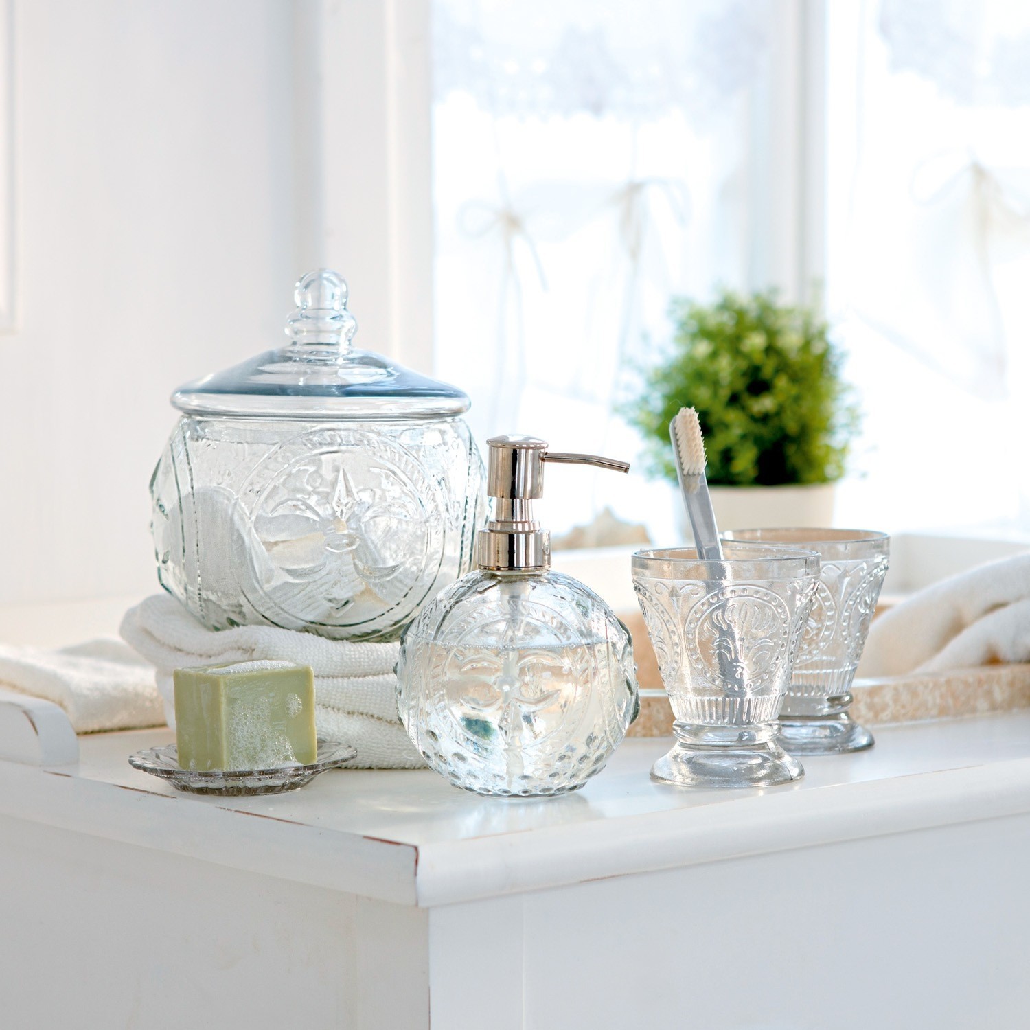 Set de salle de bains Luton Ensemble de salle de bain en verre transparent avec distributeur et pot pour savon et brosse à dents
