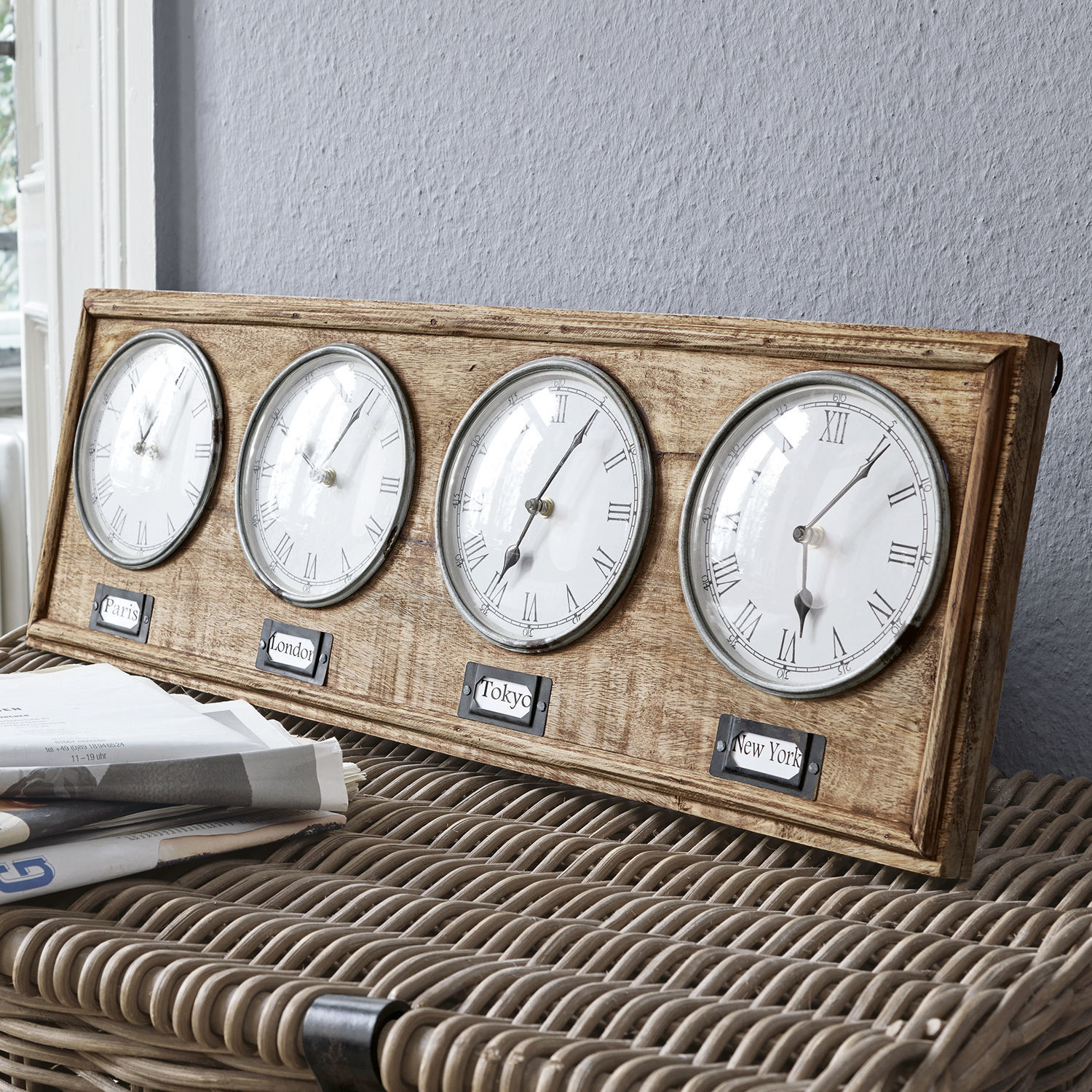 Horloge Posey Horloge murale en bois avec quatre cadrans indiquant l'heure à Paris, Londres, Tokyo et New York
