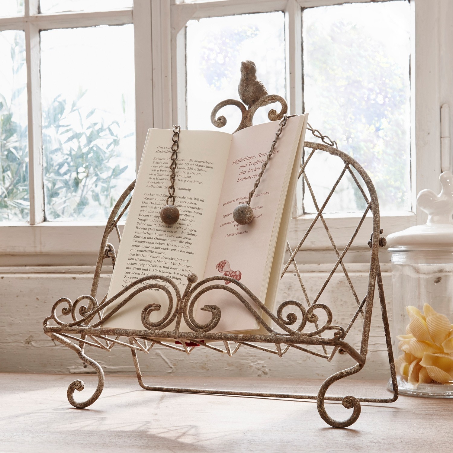 Boekensteun Fossat Metalen boekenstandaard in vintage stijl met verouderde patina en decoratieve kettingen
