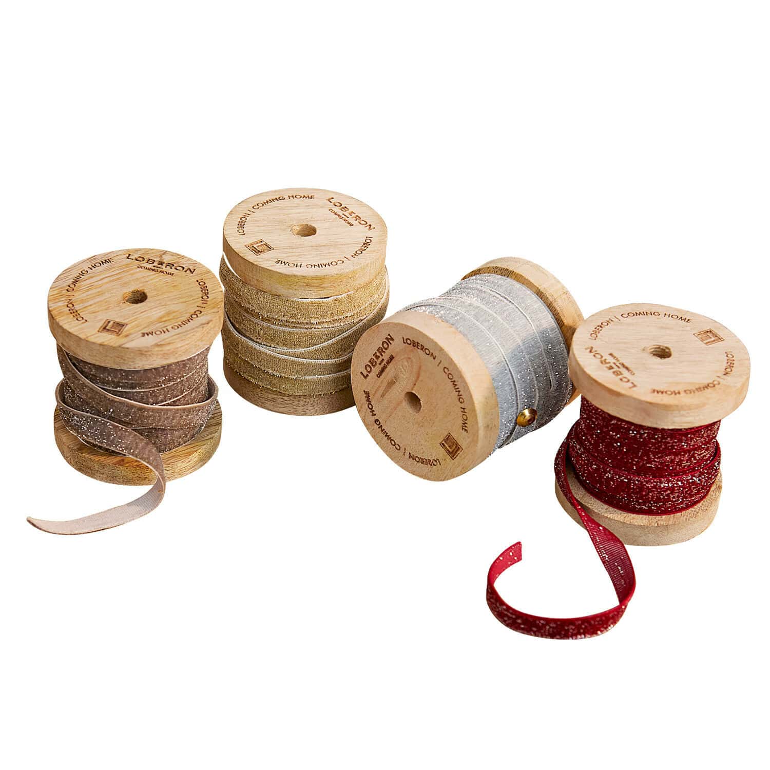 Fluwelen lint set van 4 Verlanne Set van vier houten spoelen met glinsterende linten in bruin, goud, zilver en rood voor decoratie en knutselen