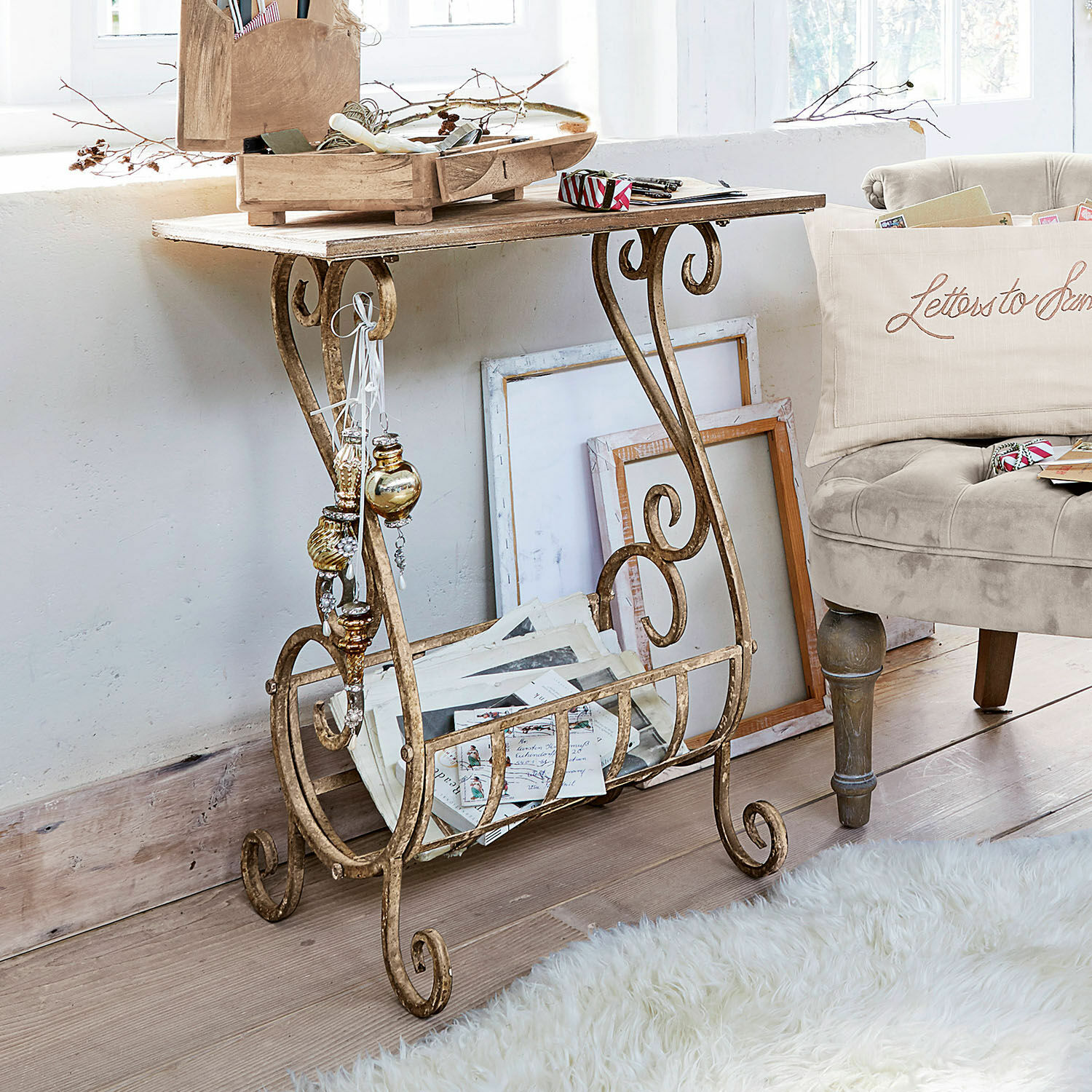 Console Ciattos Table d'appoint avec cadre en métal doré et plateau en bois, décorations vintage et lettres rangées