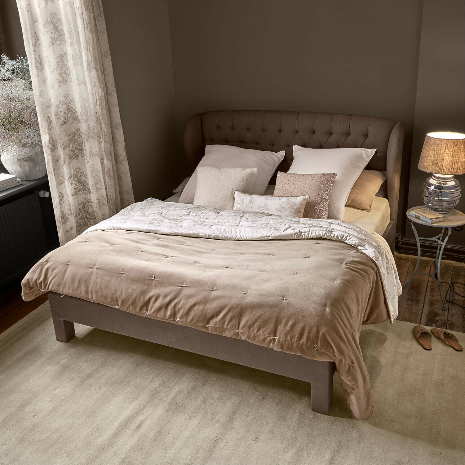 Bed Tusson