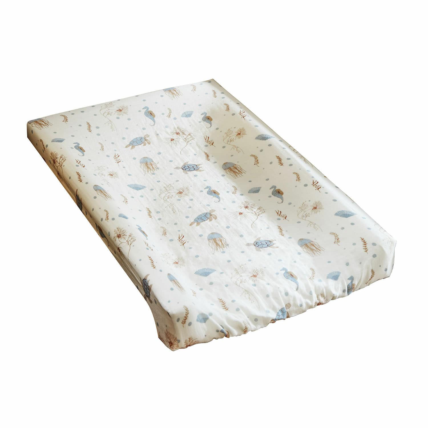 Hoes voor aankleedkussen Tinkertop Katoenen aankleedkussenhoes met maritiem patroon van schildpadden en kwallen in blauw