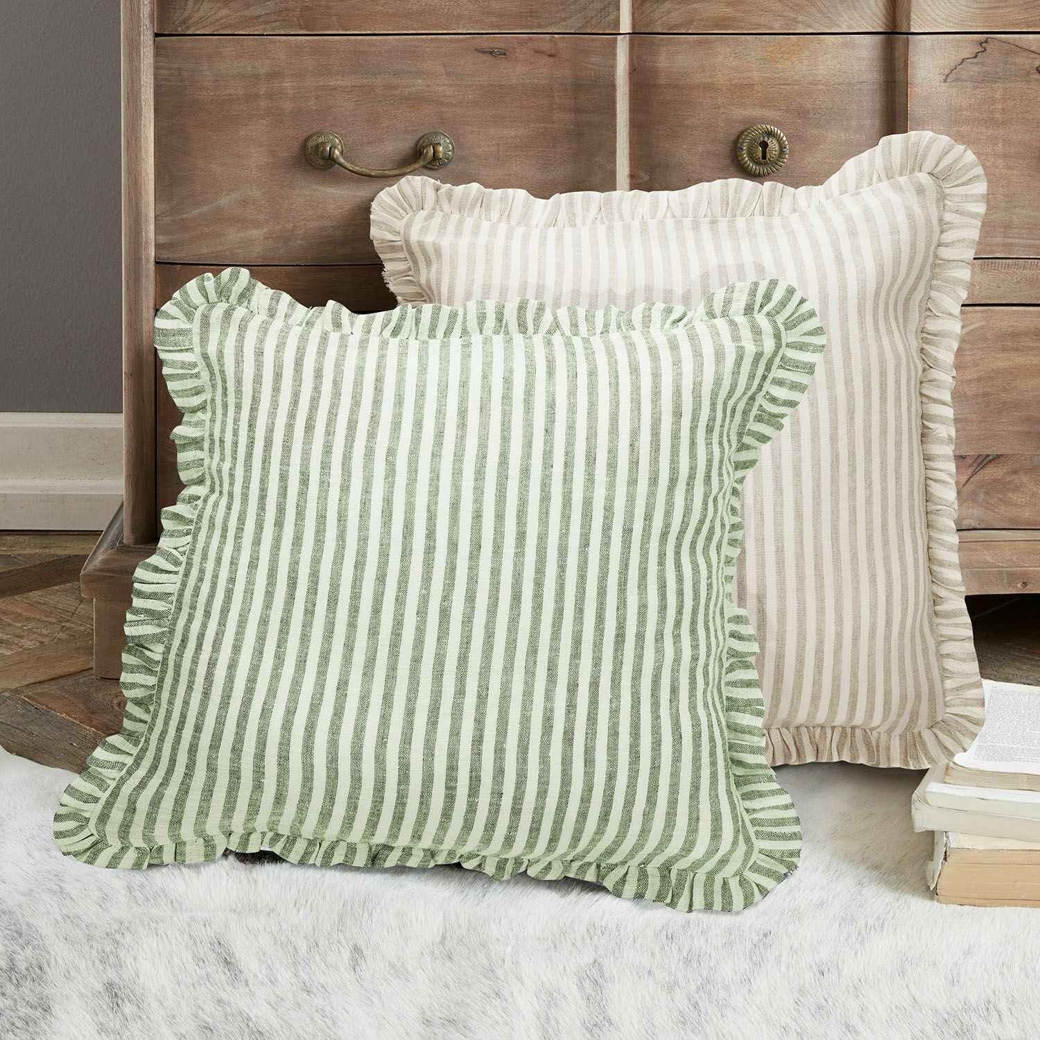 Kussenhoes set van 2 Brenda Dubbelzijdige linnen kussens met strepen en volant in groen en beige voor interieurdecoratie