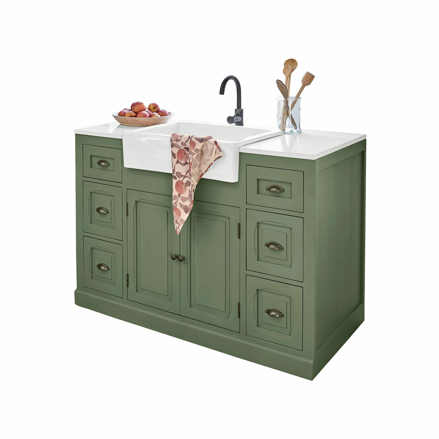 Meuble avec évier Lansbury Meuble de cuisine vert avec évier en céramique blanc et robinet noir, ustensiles en bois sur le plan de travail