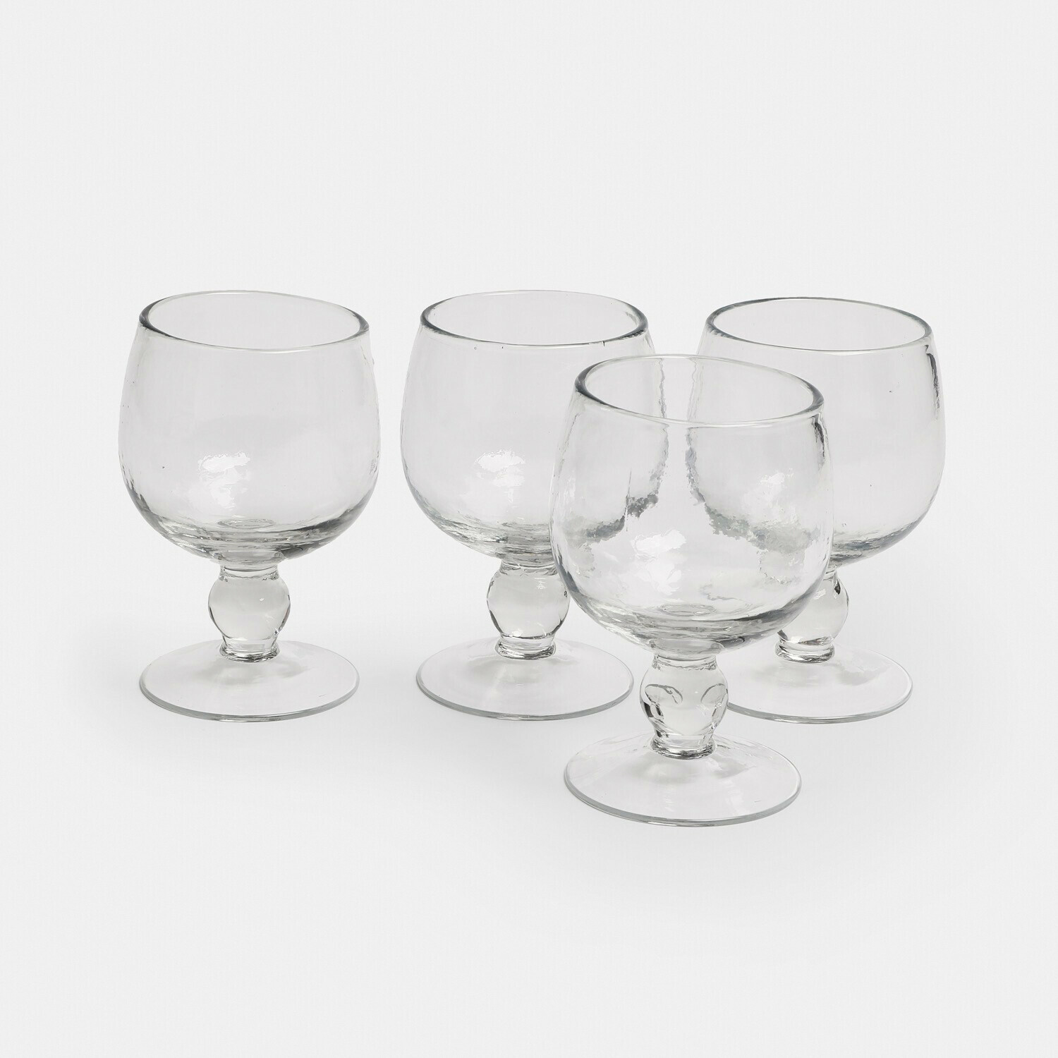 Glas set van 4 Vinoros Set van vier heldere glazen op voet van glas voor alcoholische dranken