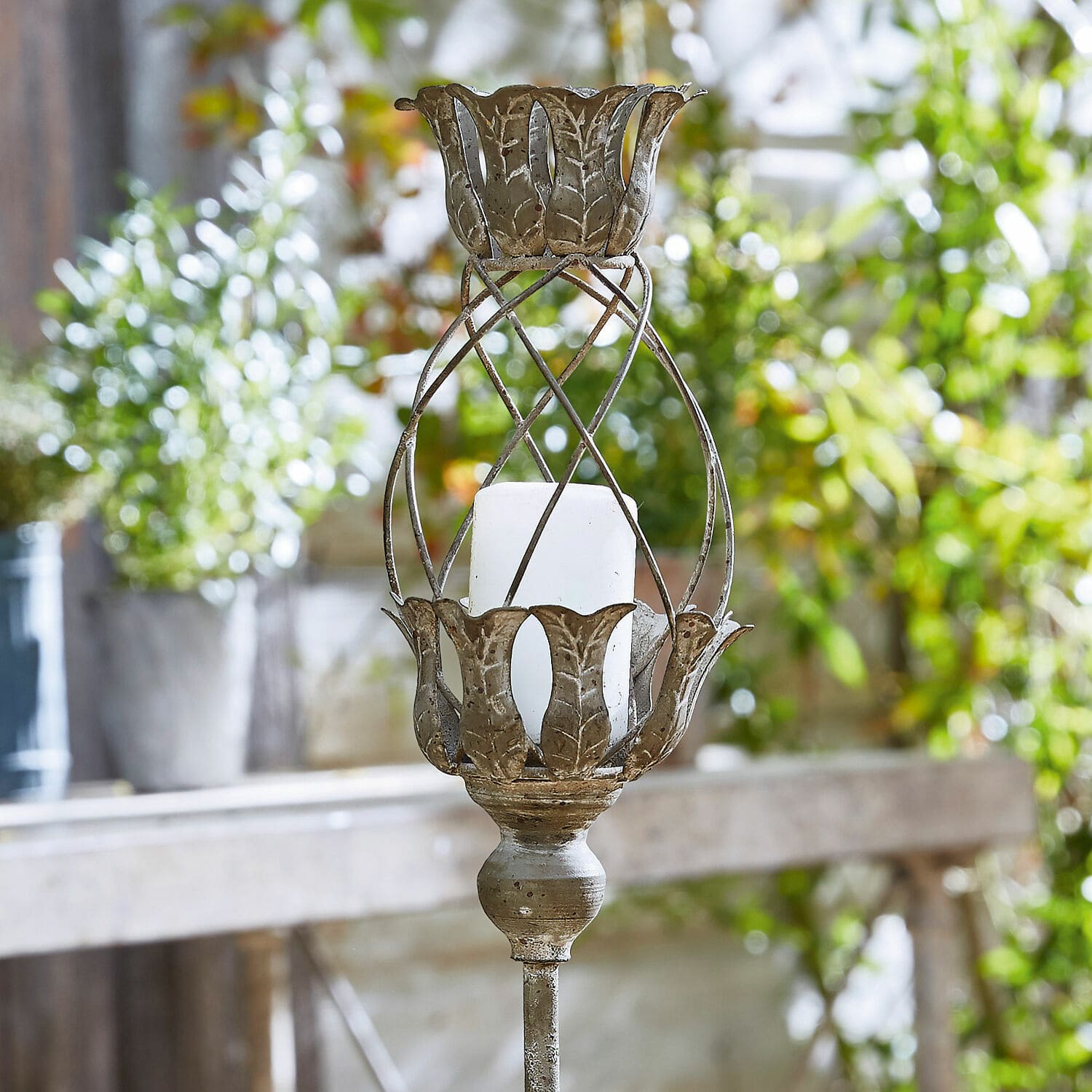 Lanterne Ciranne Bougeoir en métal avec bougie blanche au style rustique pour décoration intérieure et jardin